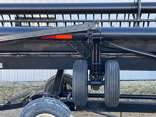 2016 MacDon FD75-45 Header Combine