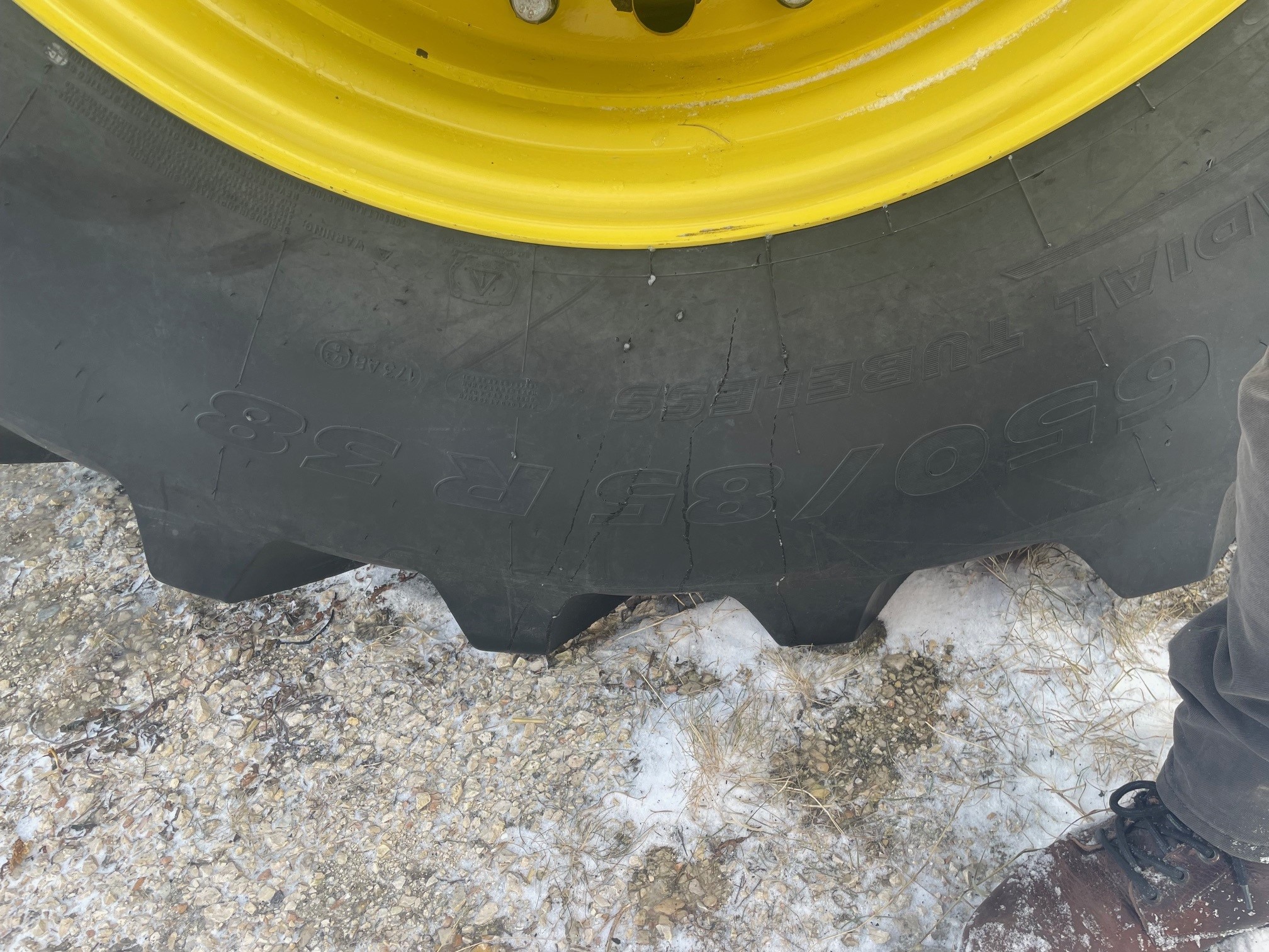 2018 John Deere 6215R Tractor