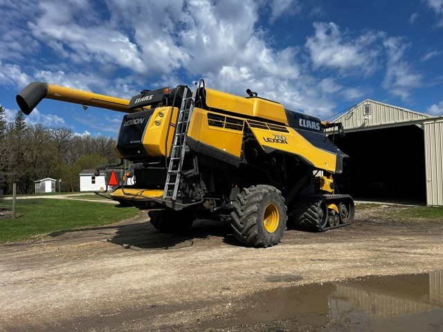 2016 CLAAS 760TT Combine