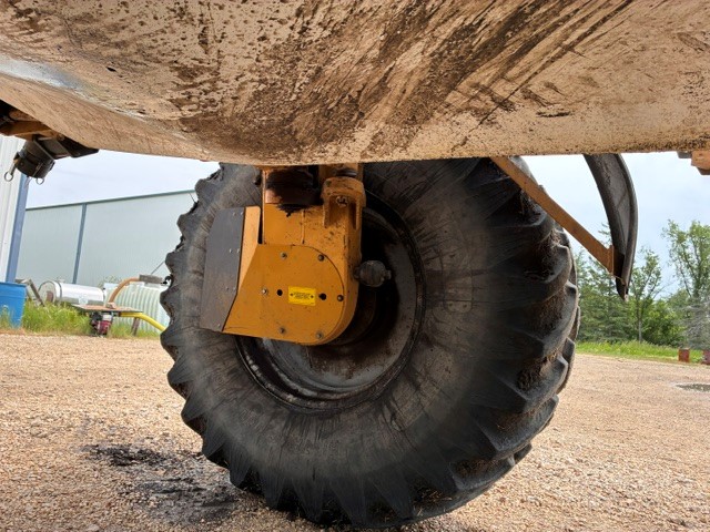 2010 RoGator 1184 Sprayer/High Clearance