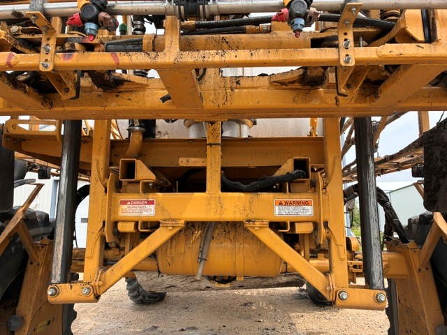 2010 RoGator 1184 Sprayer/High Clearance