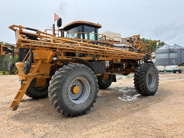 2010 RoGator 1184 Sprayer/High Clearance
