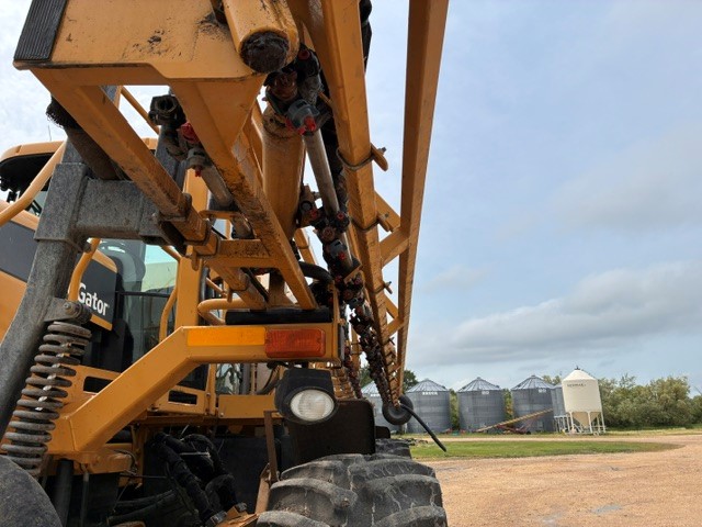 2010 RoGator 1184 Sprayer/High Clearance
