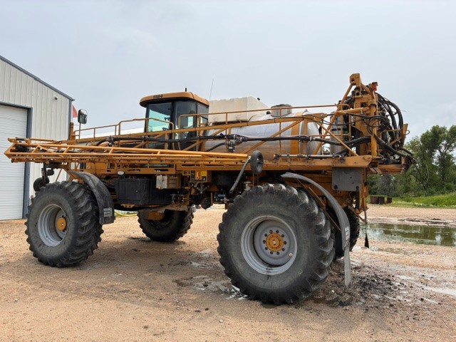 2010 RoGator 1184 Sprayer/High Clearance