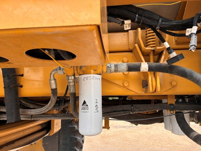 2010 RoGator 1184 Sprayer/High Clearance