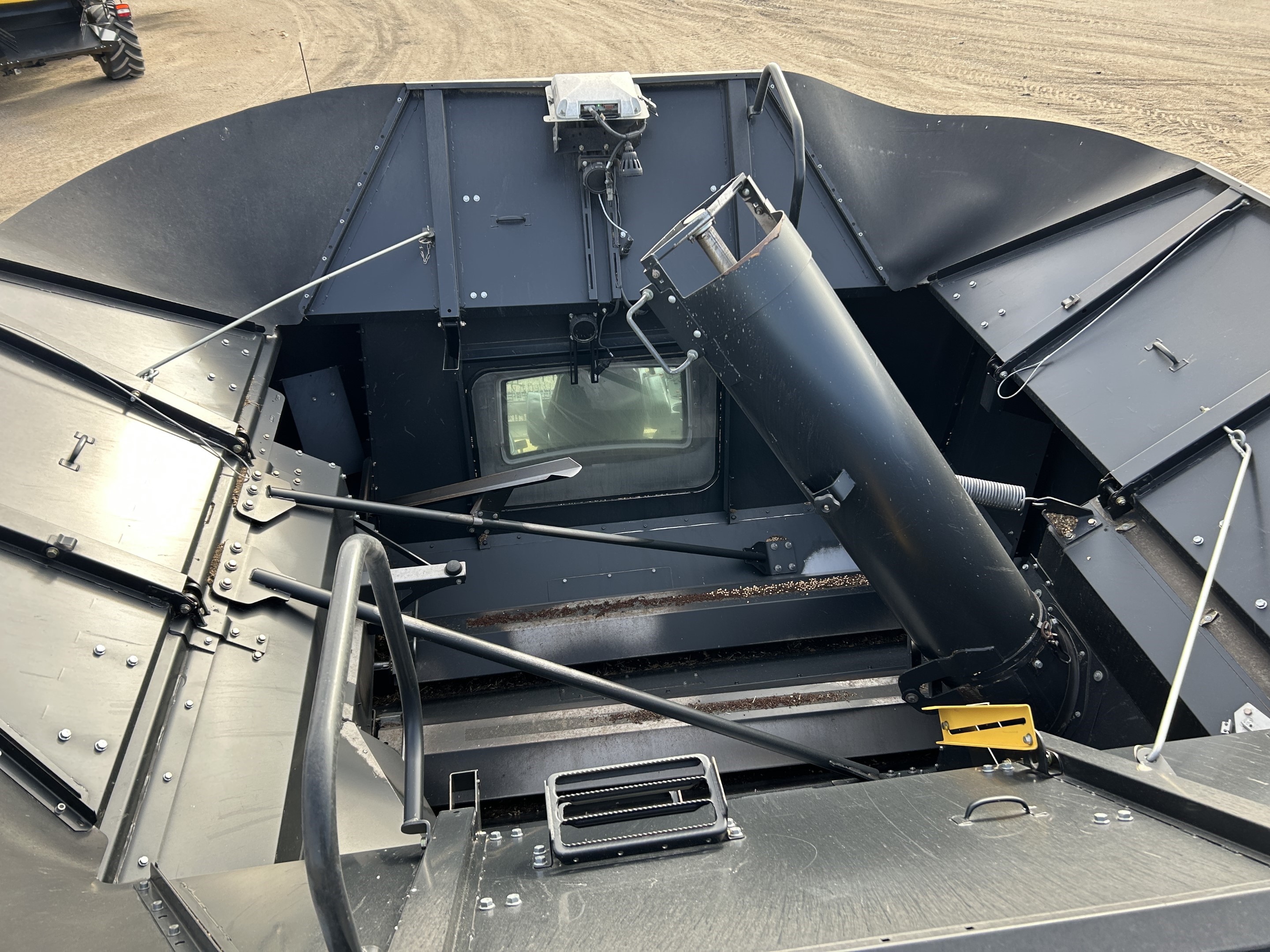 2017 New Holland CR9.90Z Combine