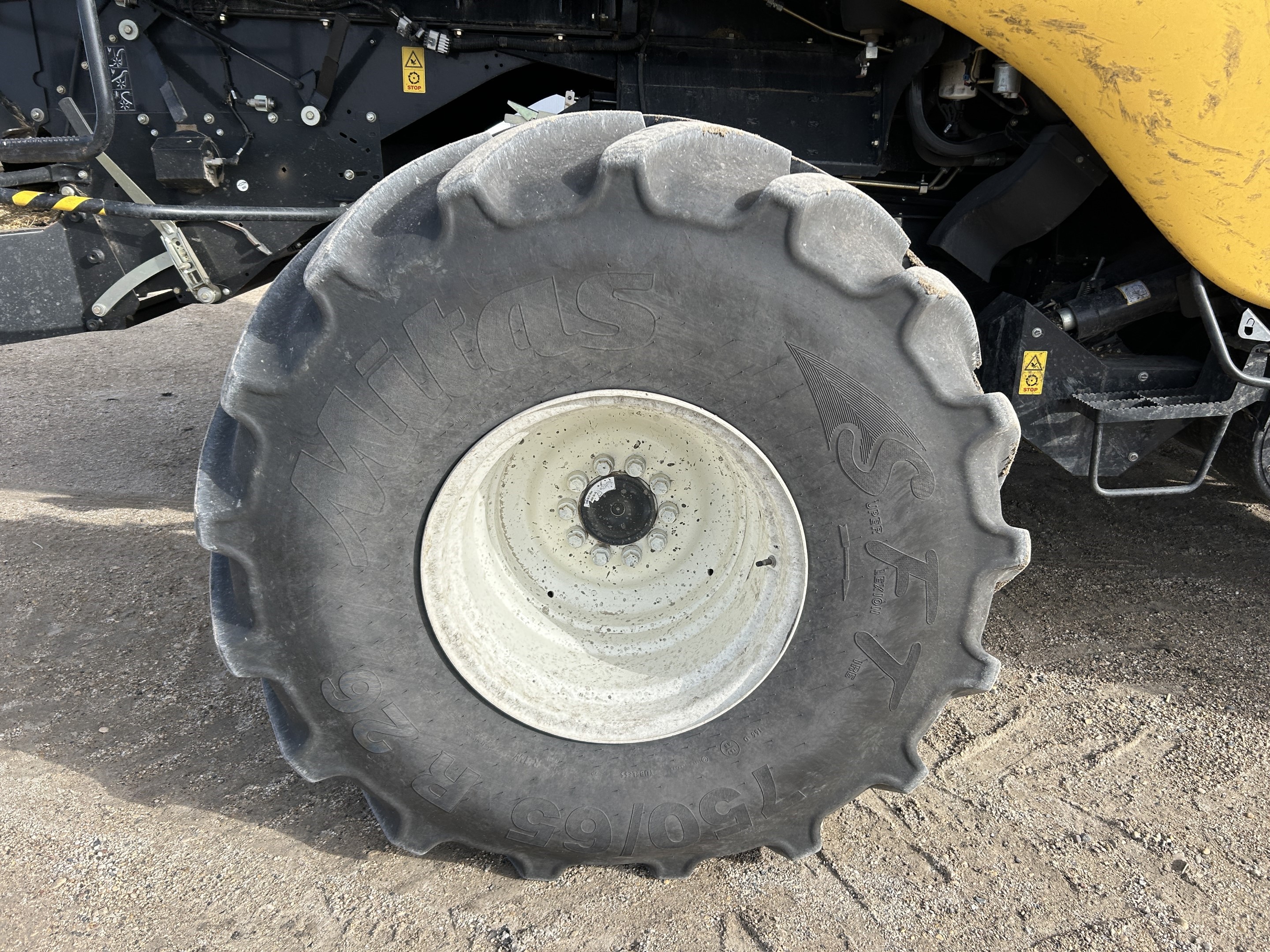 2017 New Holland CR9.90Z Combine