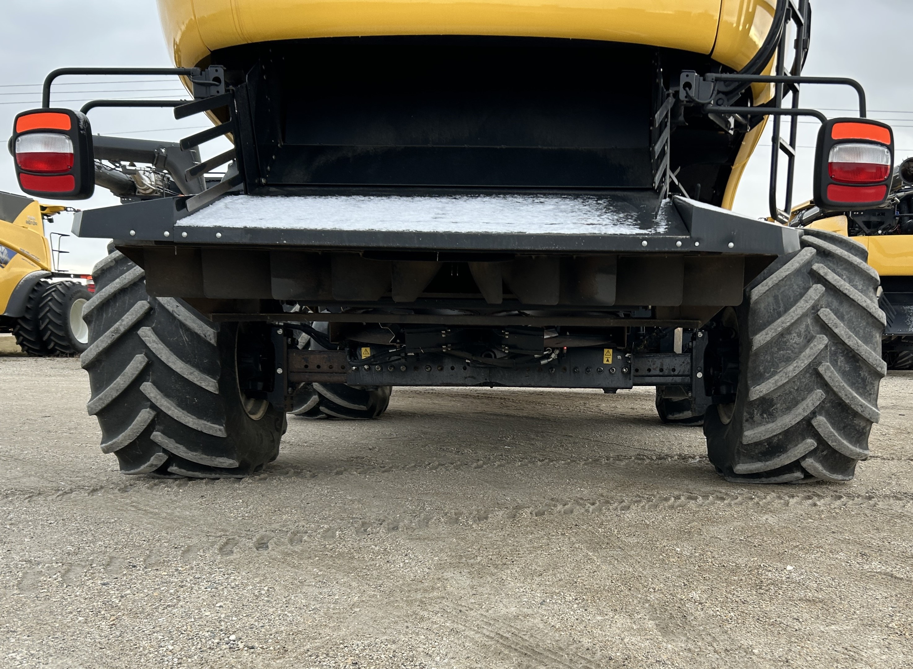 2017 New Holland CR9.90Z Combine