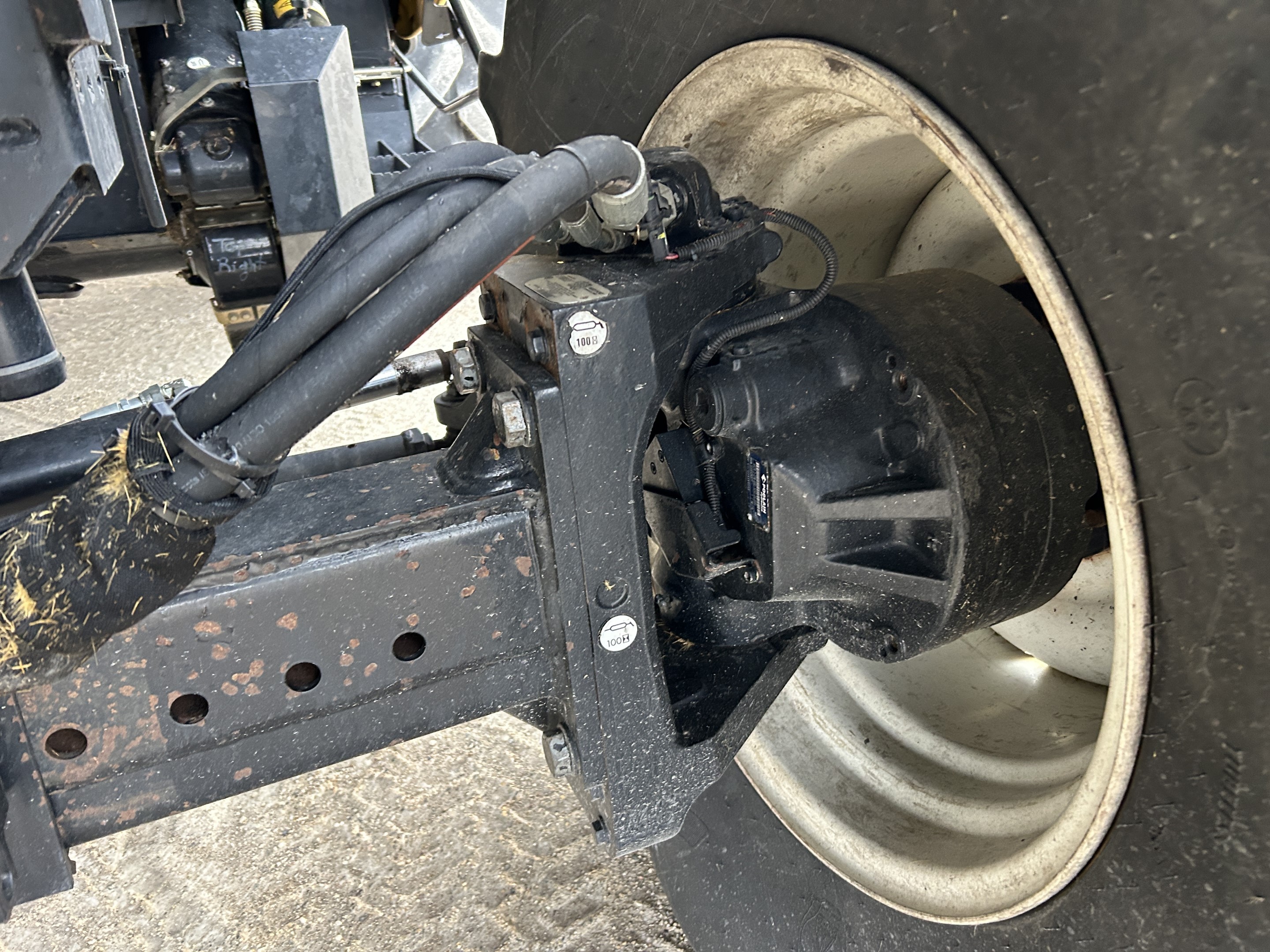 2017 New Holland CR9.90Z Combine