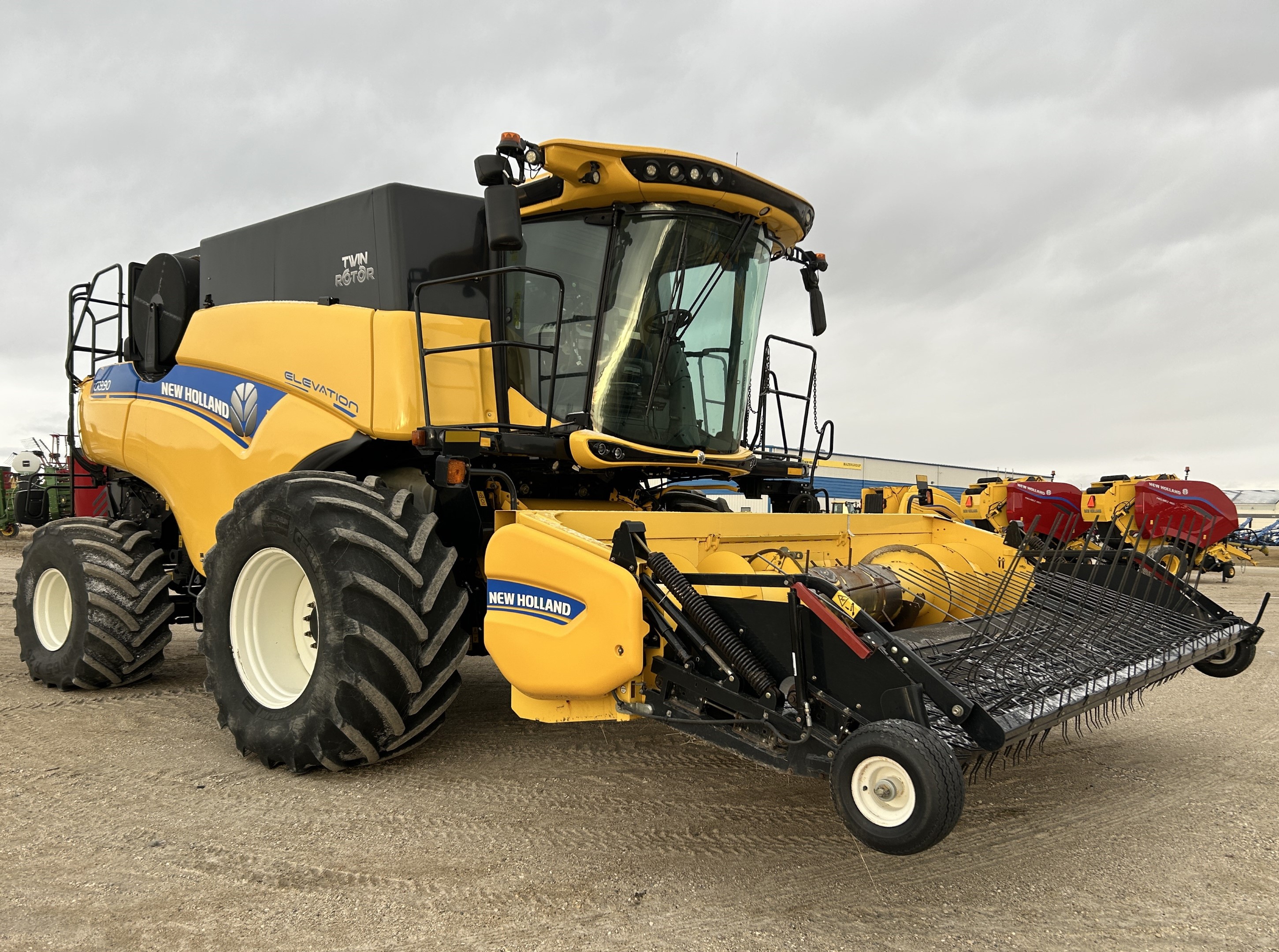 2017 New Holland CR9.90Z Combine