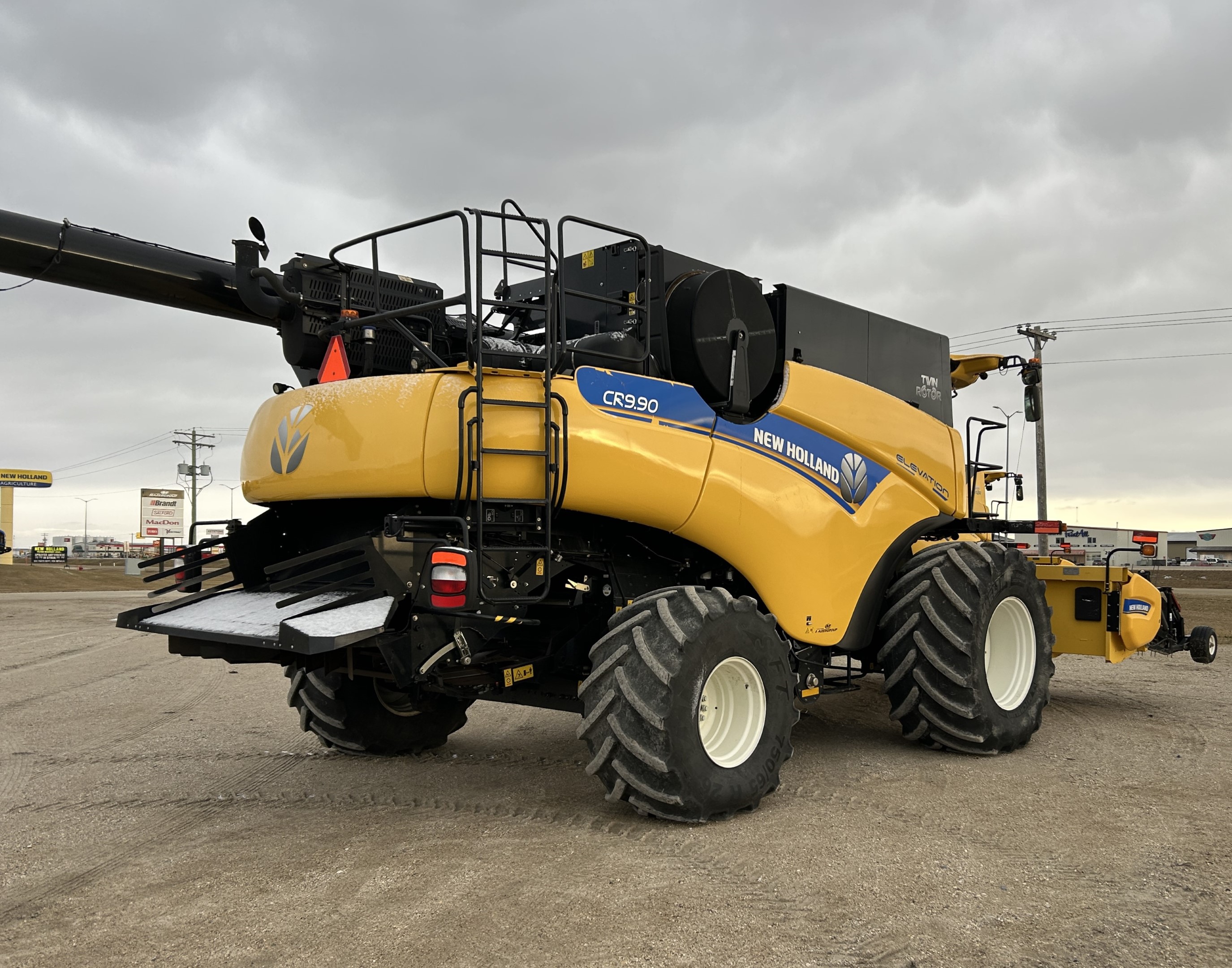 2017 New Holland CR9.90Z Combine