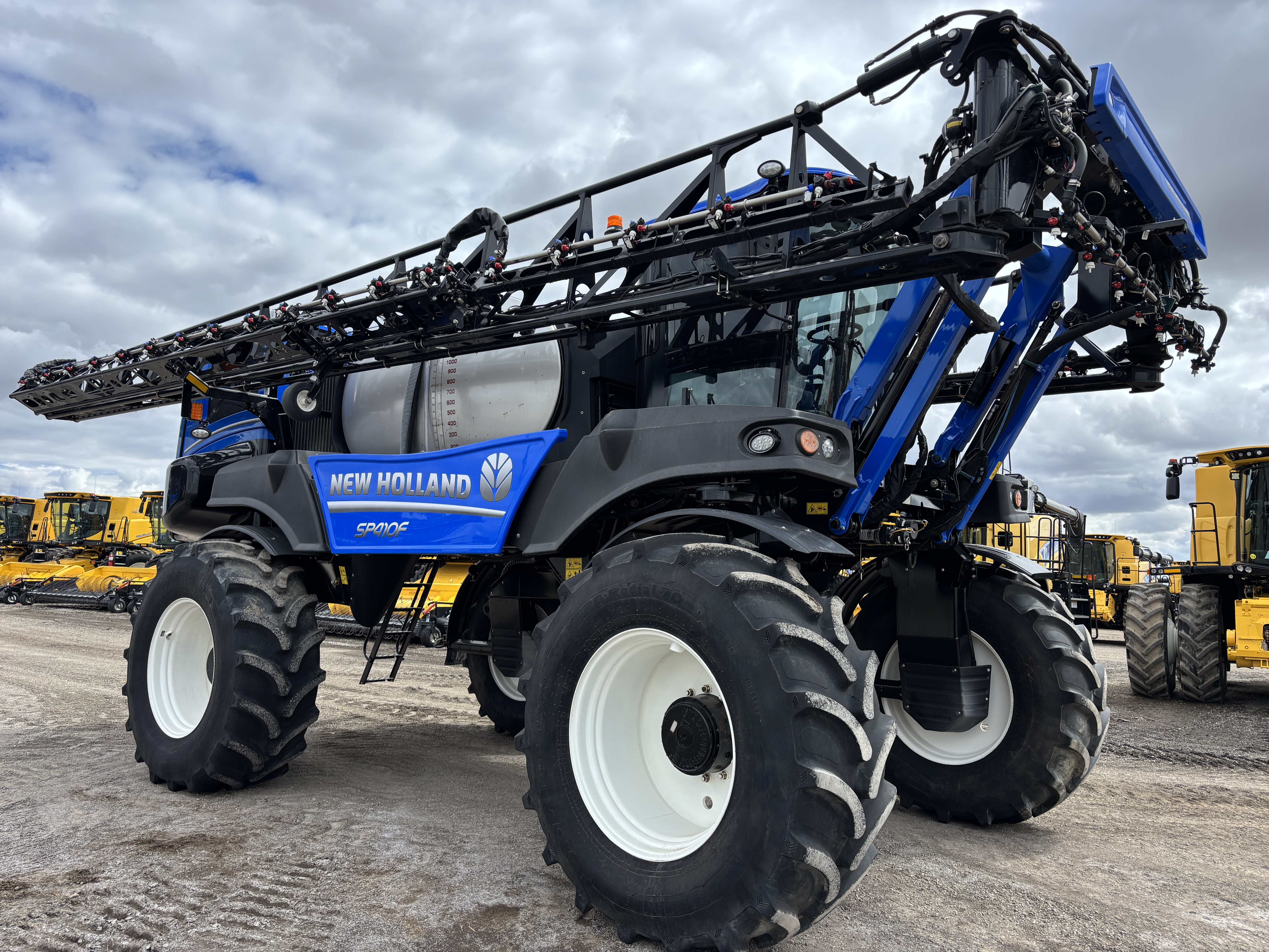 2023 New Holland SP.410F Sprayer/High Clearance
