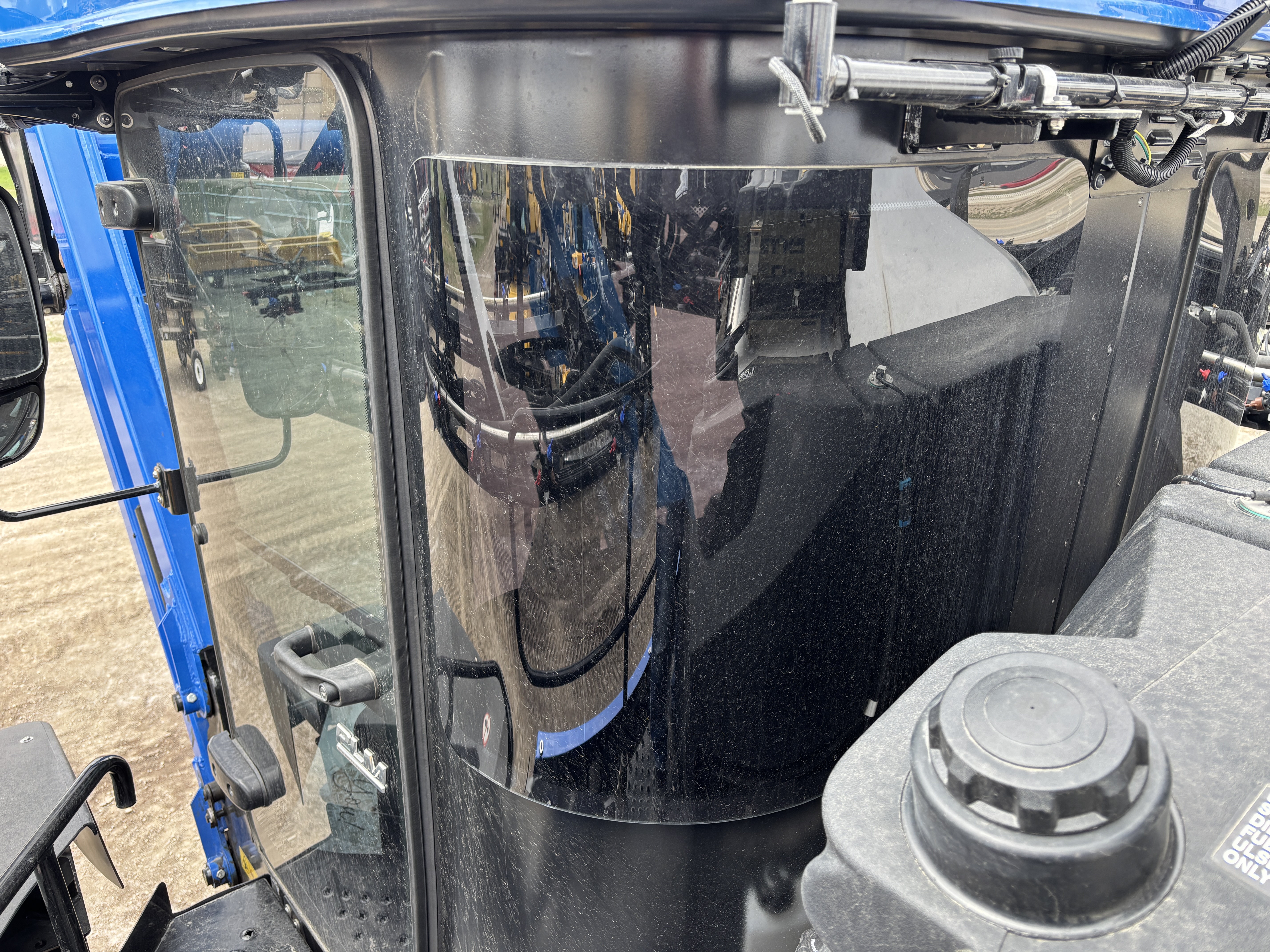 2023 New Holland SP.410F Sprayer/High Clearance