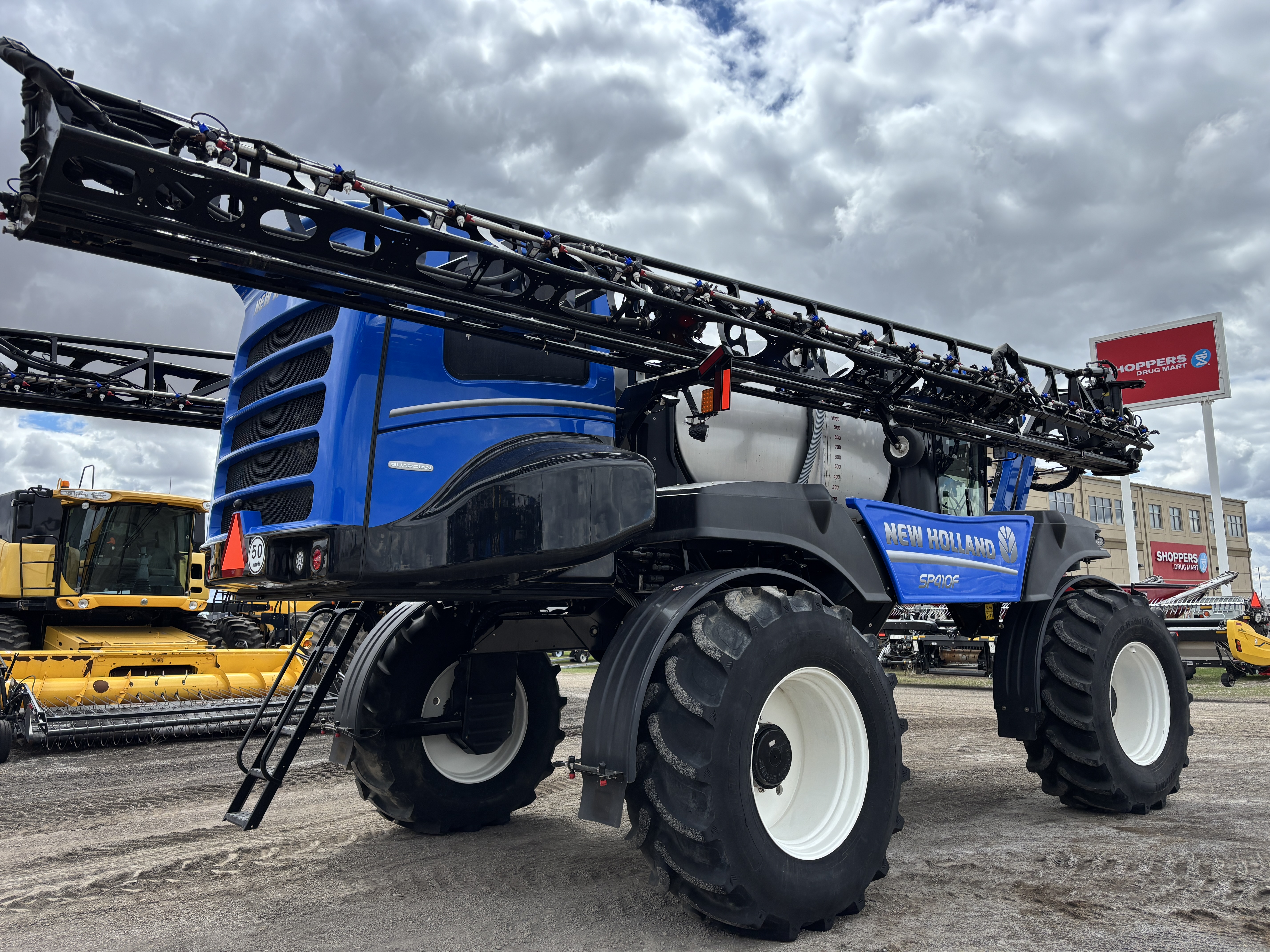 2023 New Holland SP.410F Sprayer/High Clearance