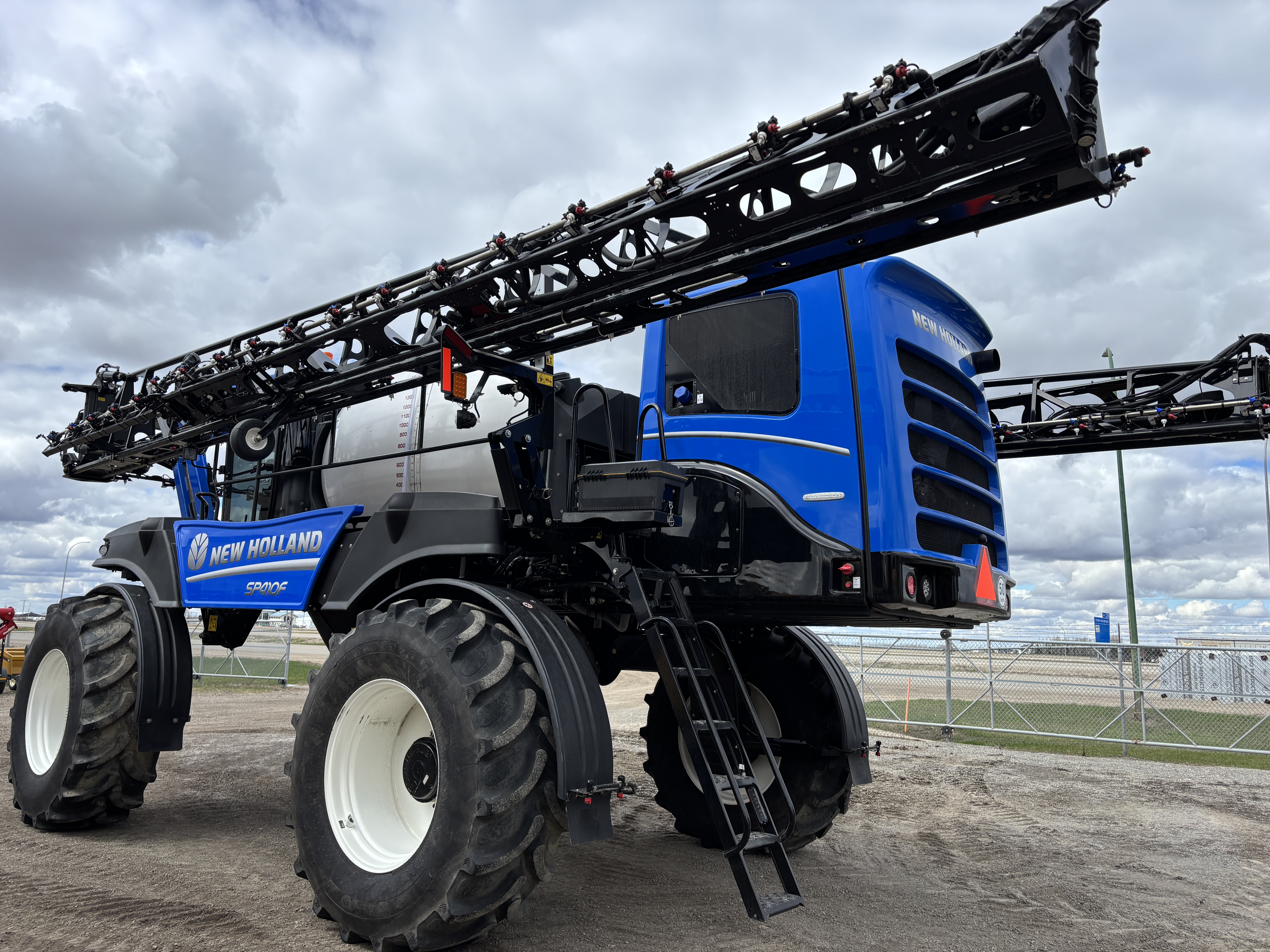 2023 New Holland SP.410F Sprayer/High Clearance