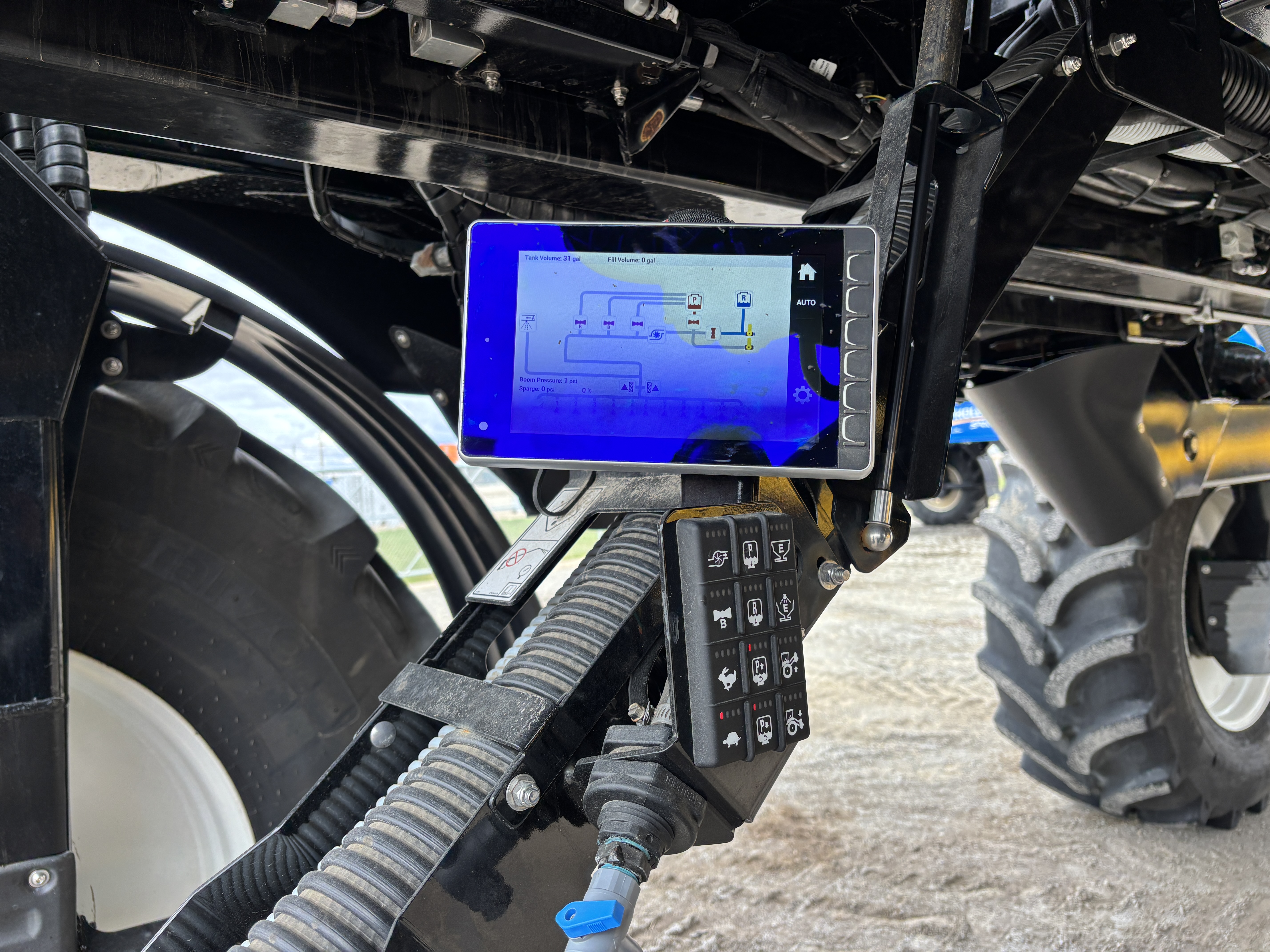 2023 New Holland SP.410F Sprayer/High Clearance