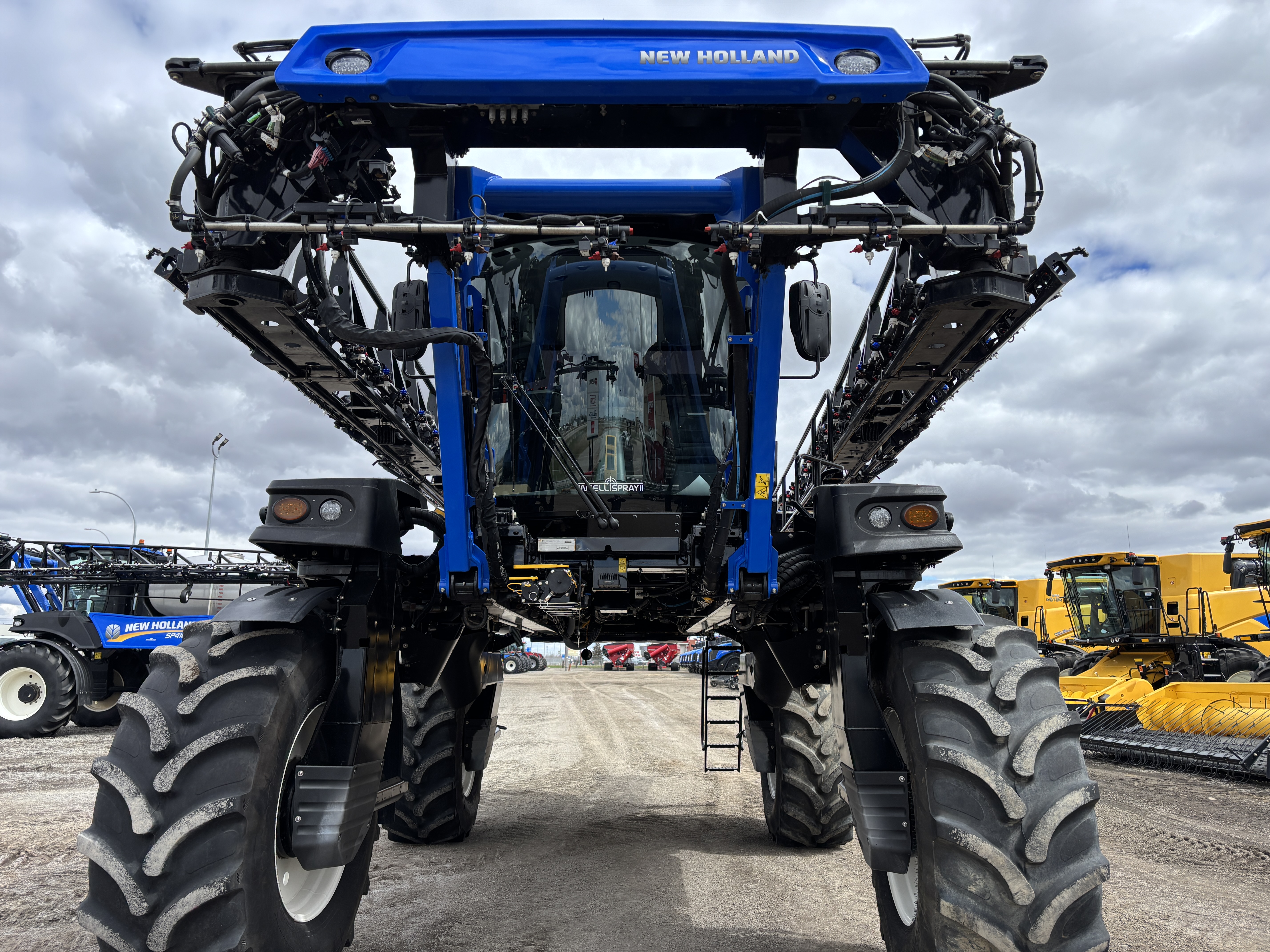 2023 New Holland SP.410F Sprayer/High Clearance