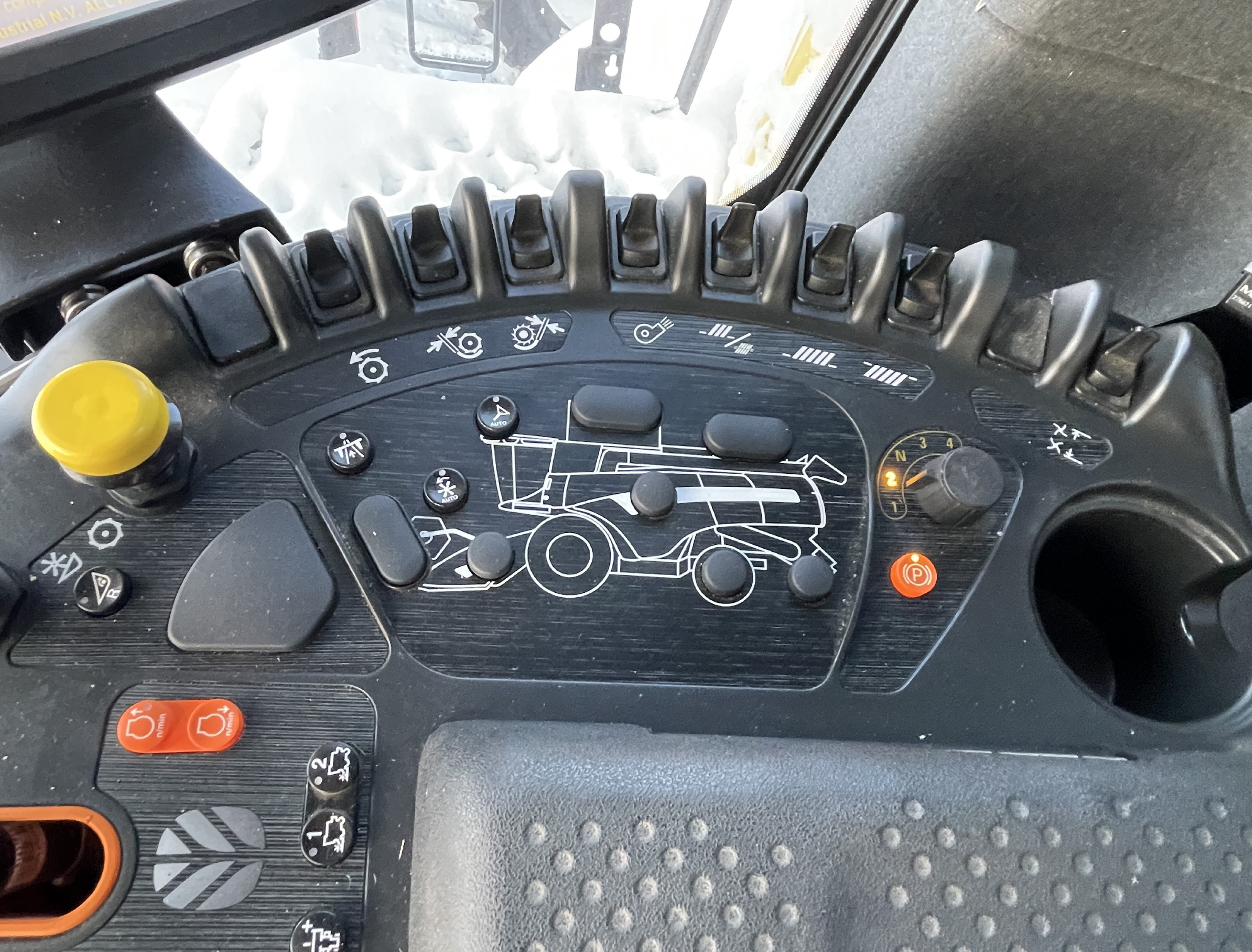 2023 New Holland CX8.80 Combine