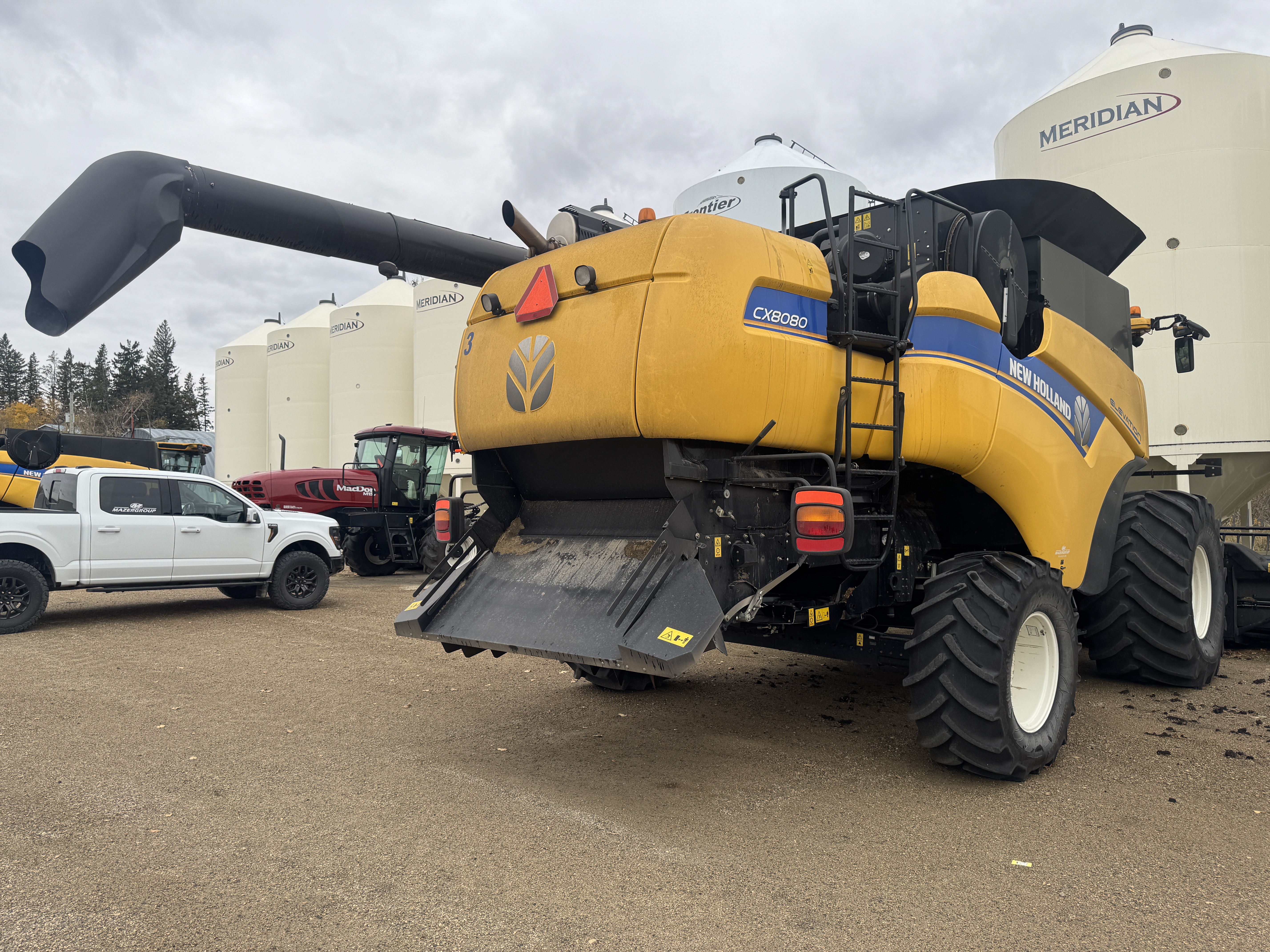 2014 New Holland CX8080 Combine