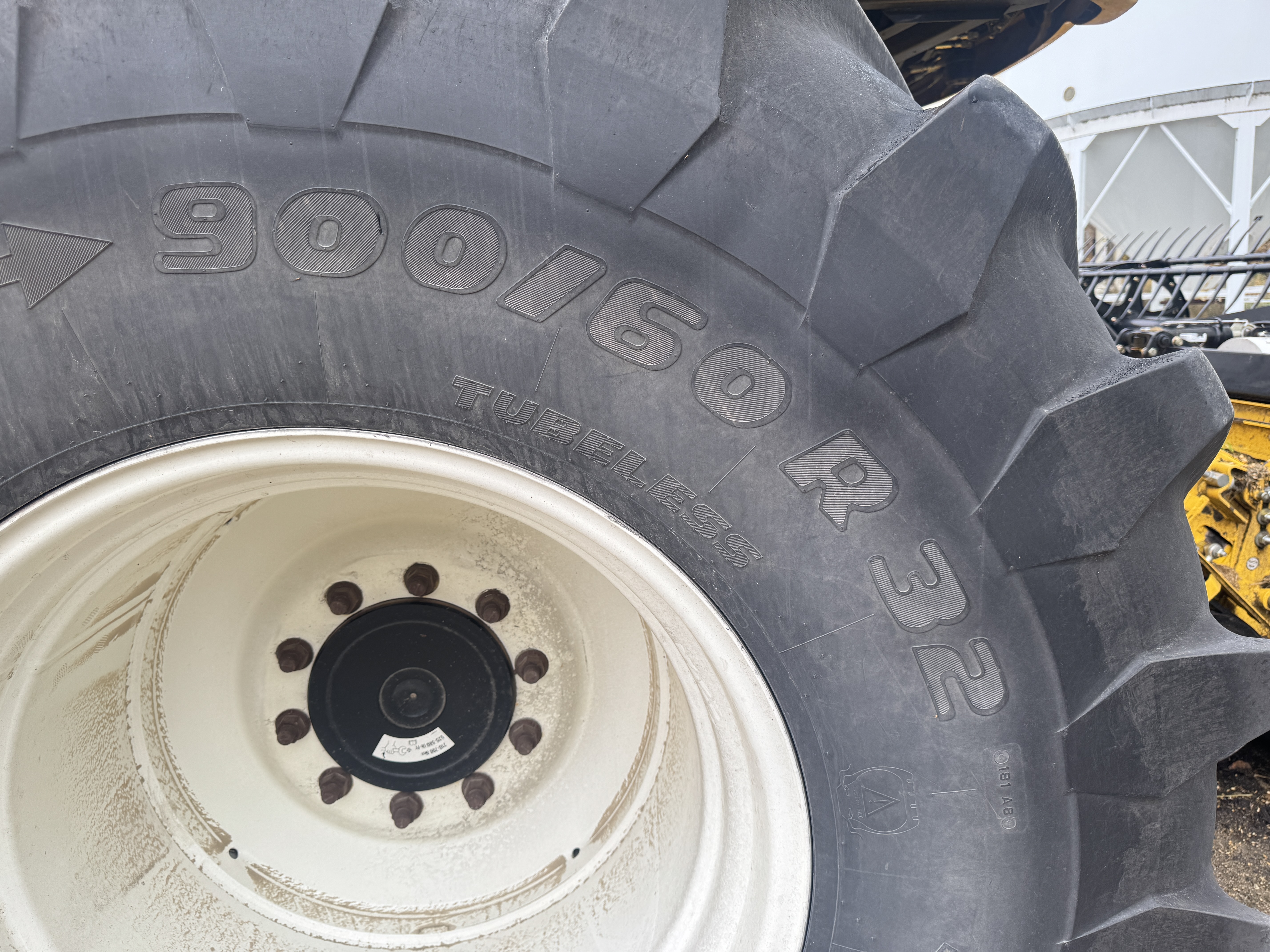 2014 New Holland CX8080 Combine