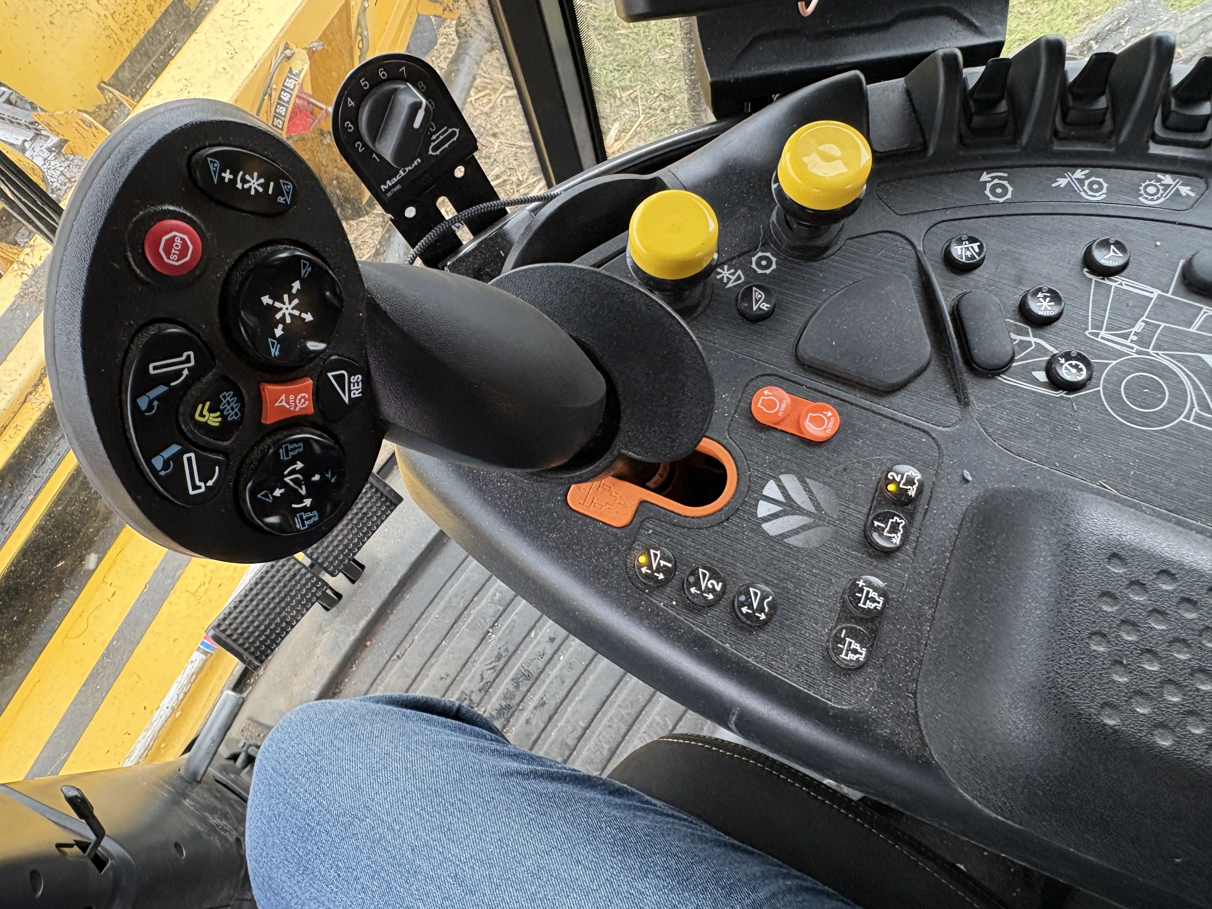 2024 New Holland CX8.80 Combine