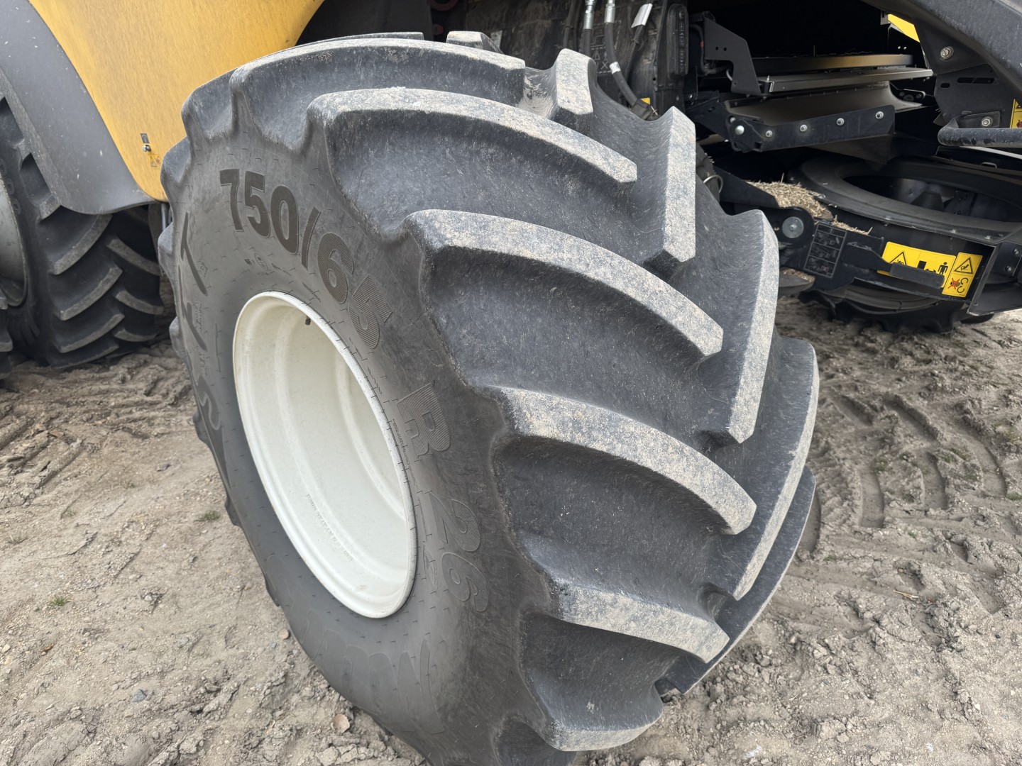 2023 New Holland CR8.90Z Combine