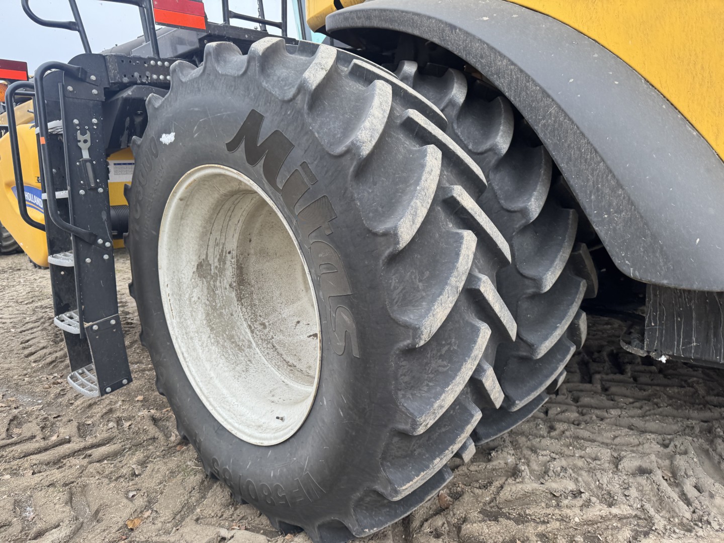 2023 New Holland CR8.90Z Combine