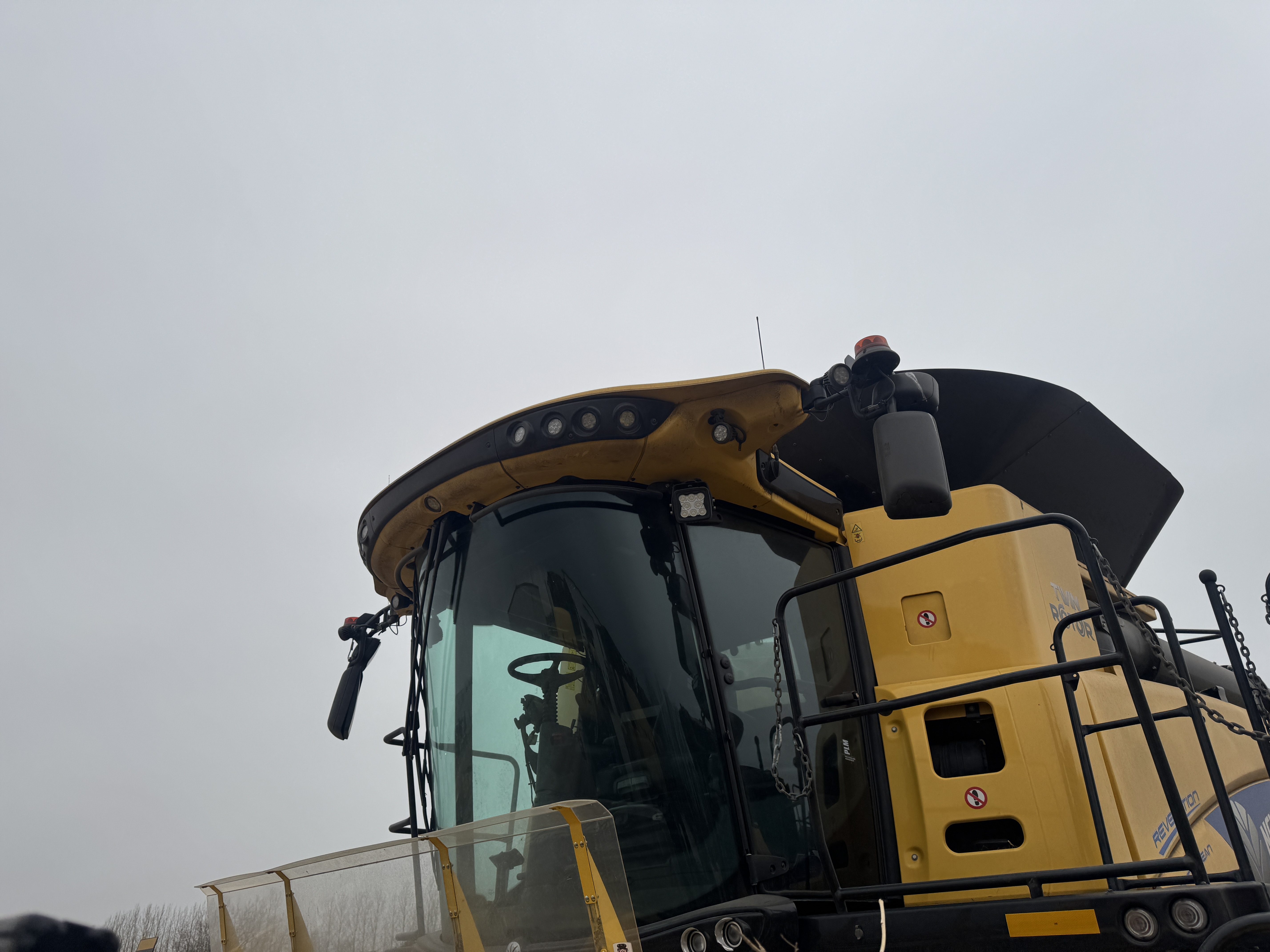 2023 New Holland CR8.90Z Combine