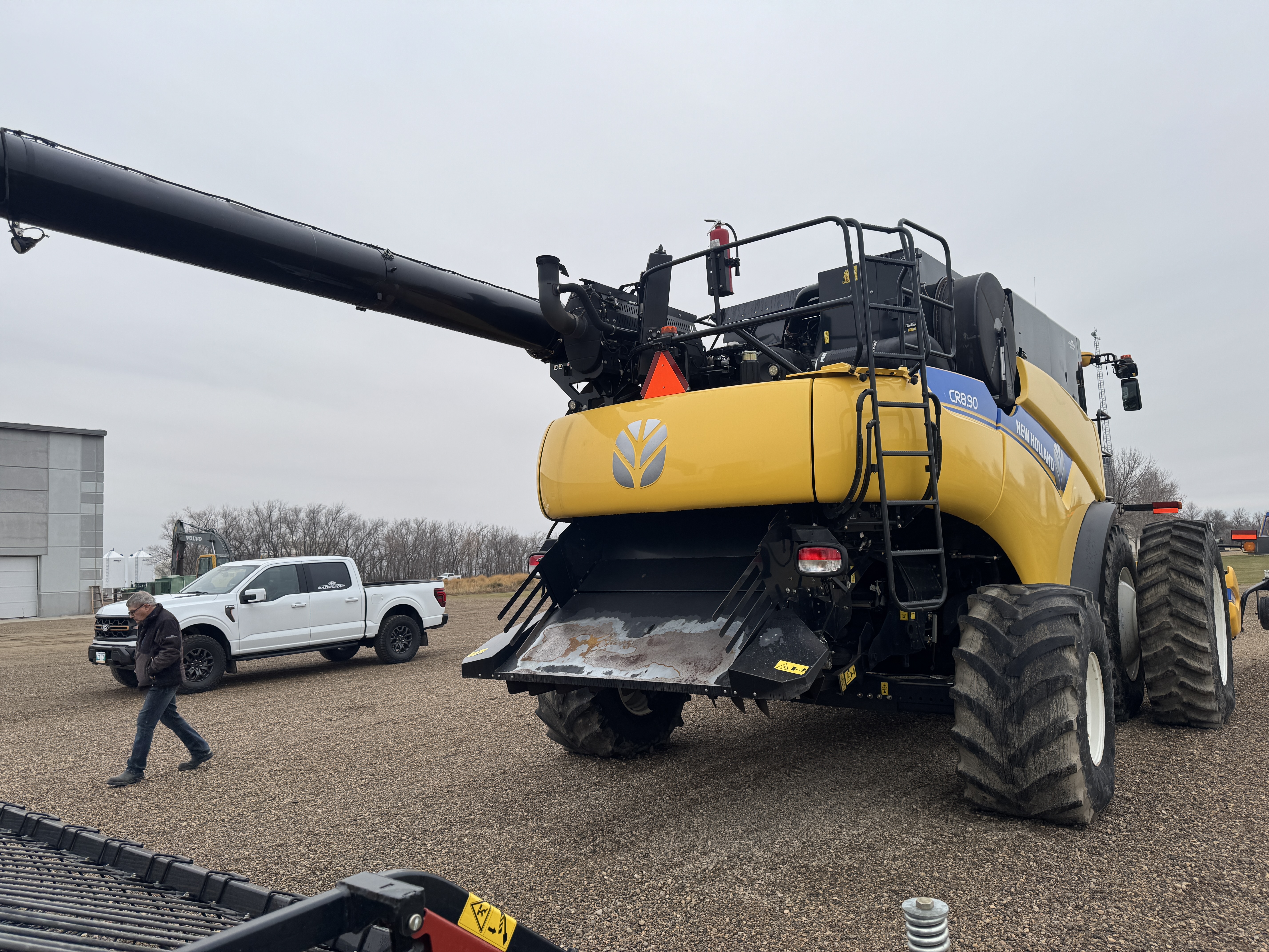 2016 New Holland CR8.90 Combine