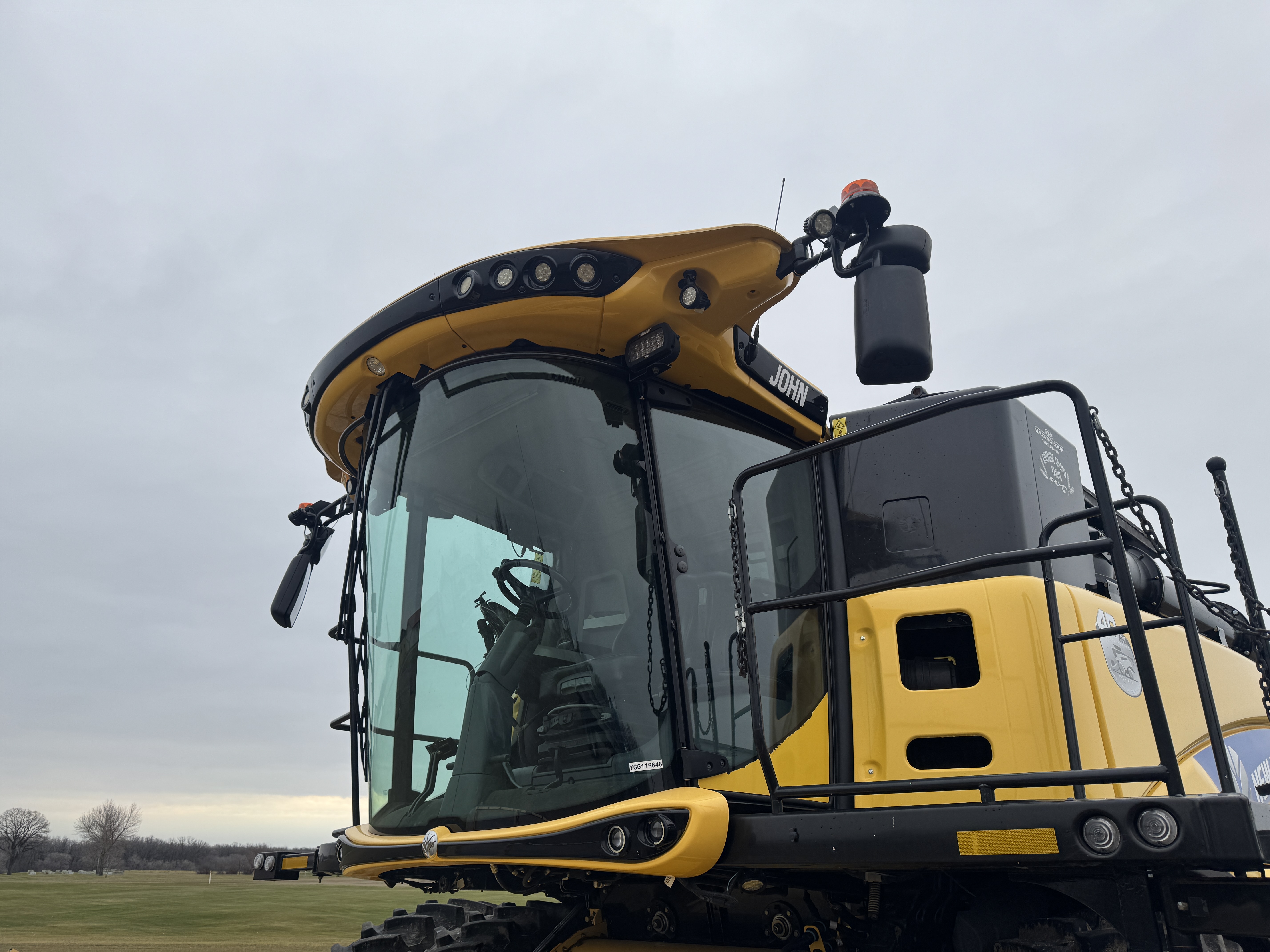 2016 New Holland CR8.90 Combine