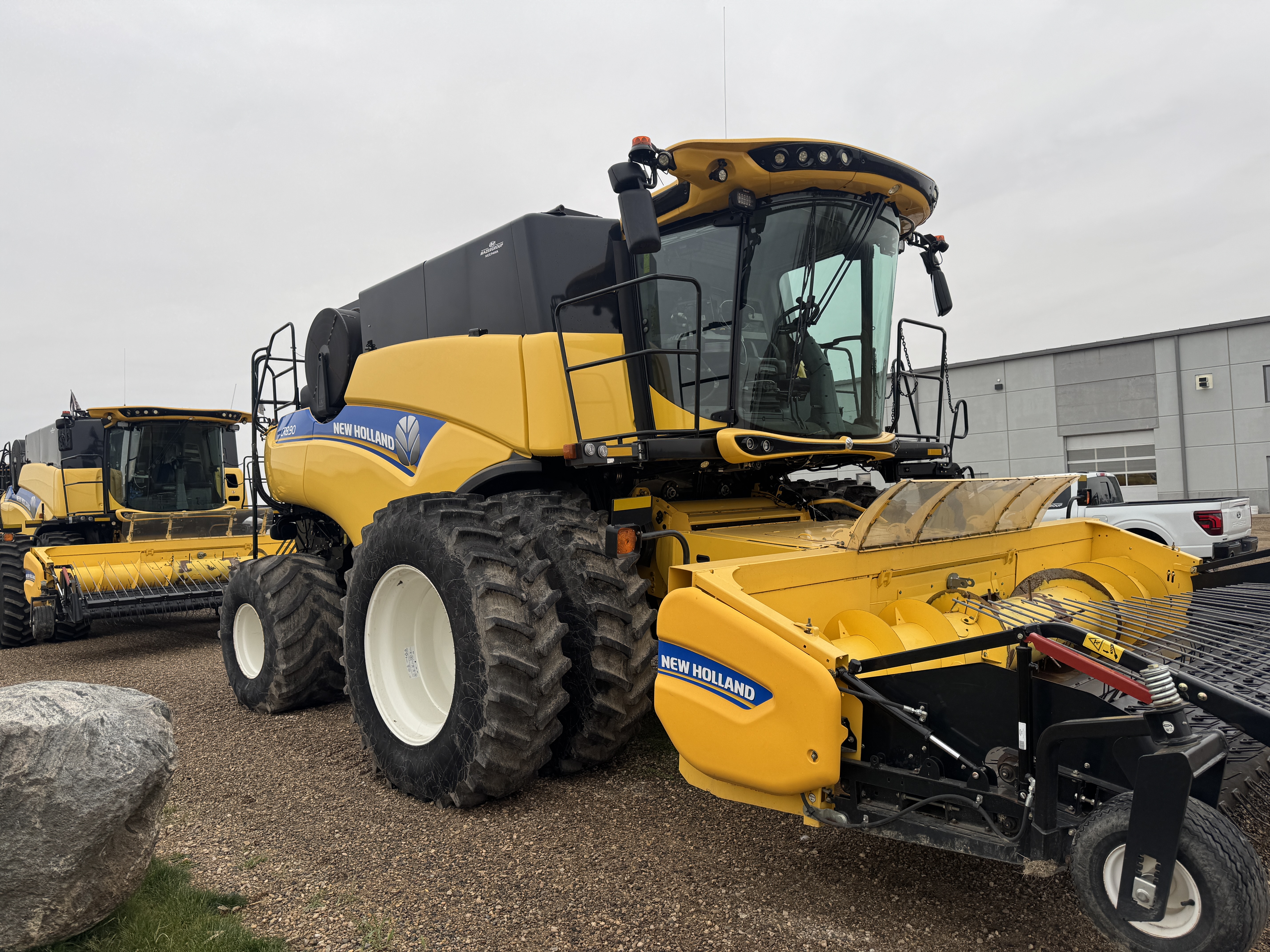2016 New Holland CR8.90 Combine