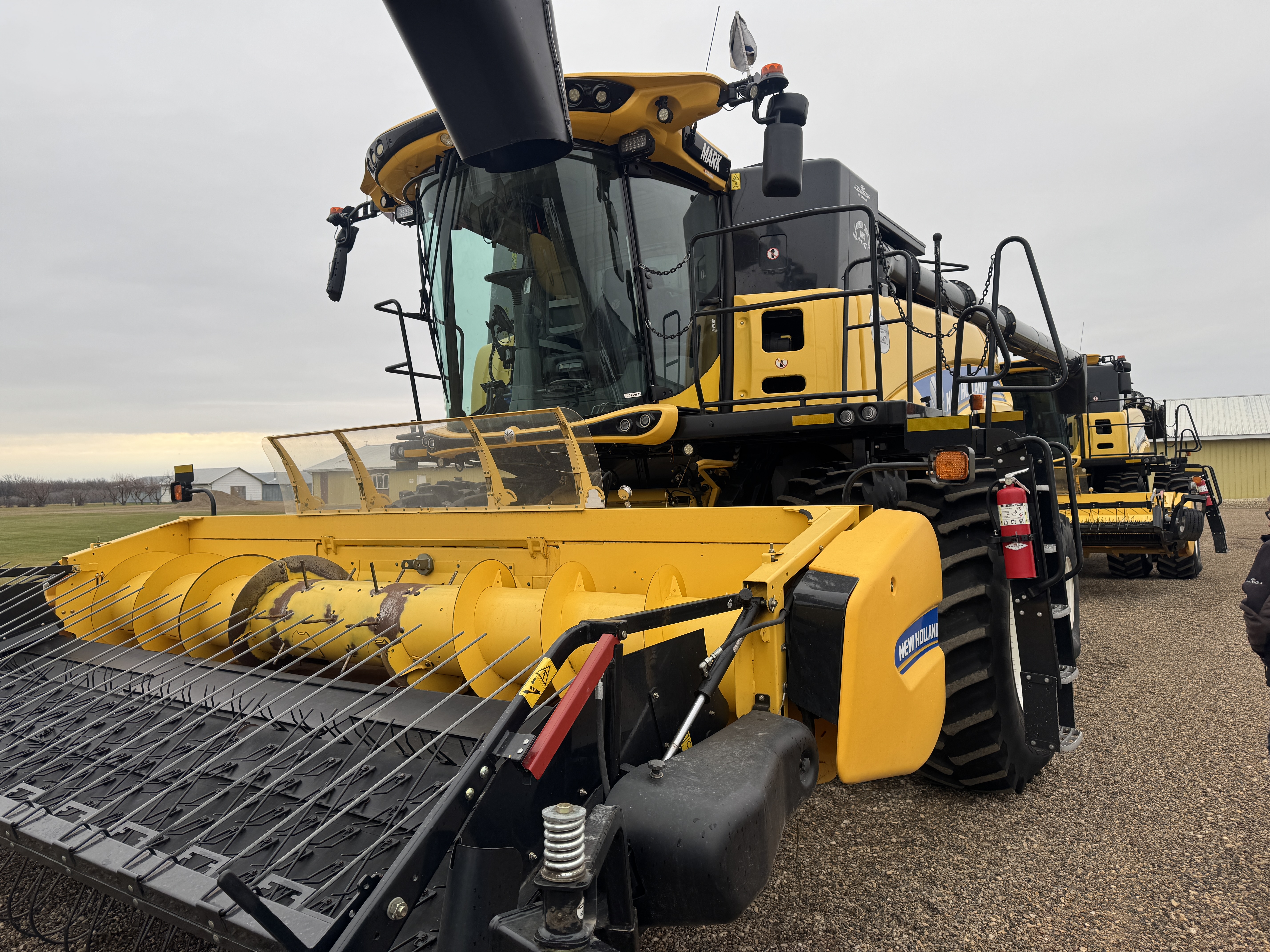 2016 New Holland CR8.90 Combine