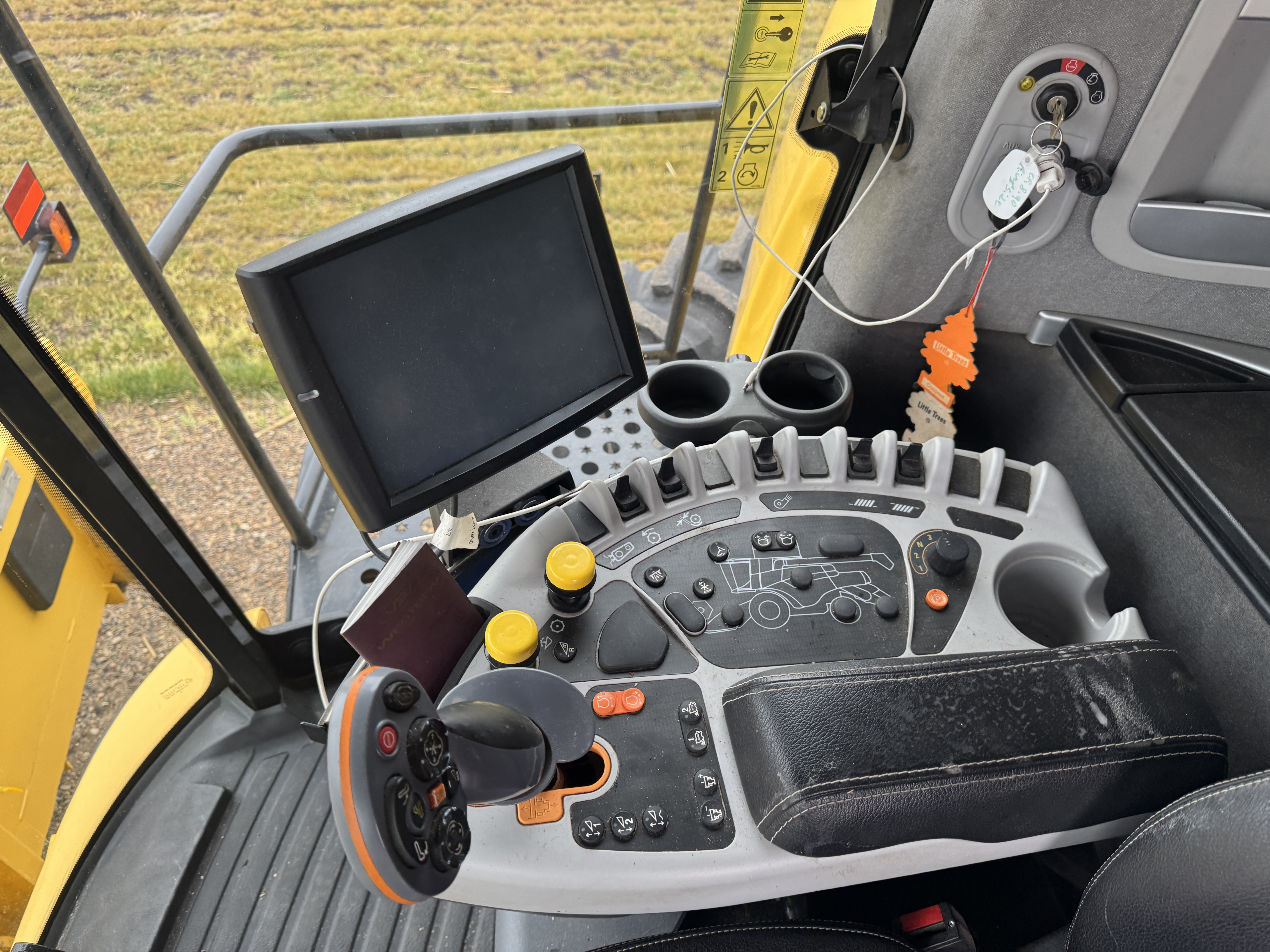 2016 New Holland CR8.90 Combine