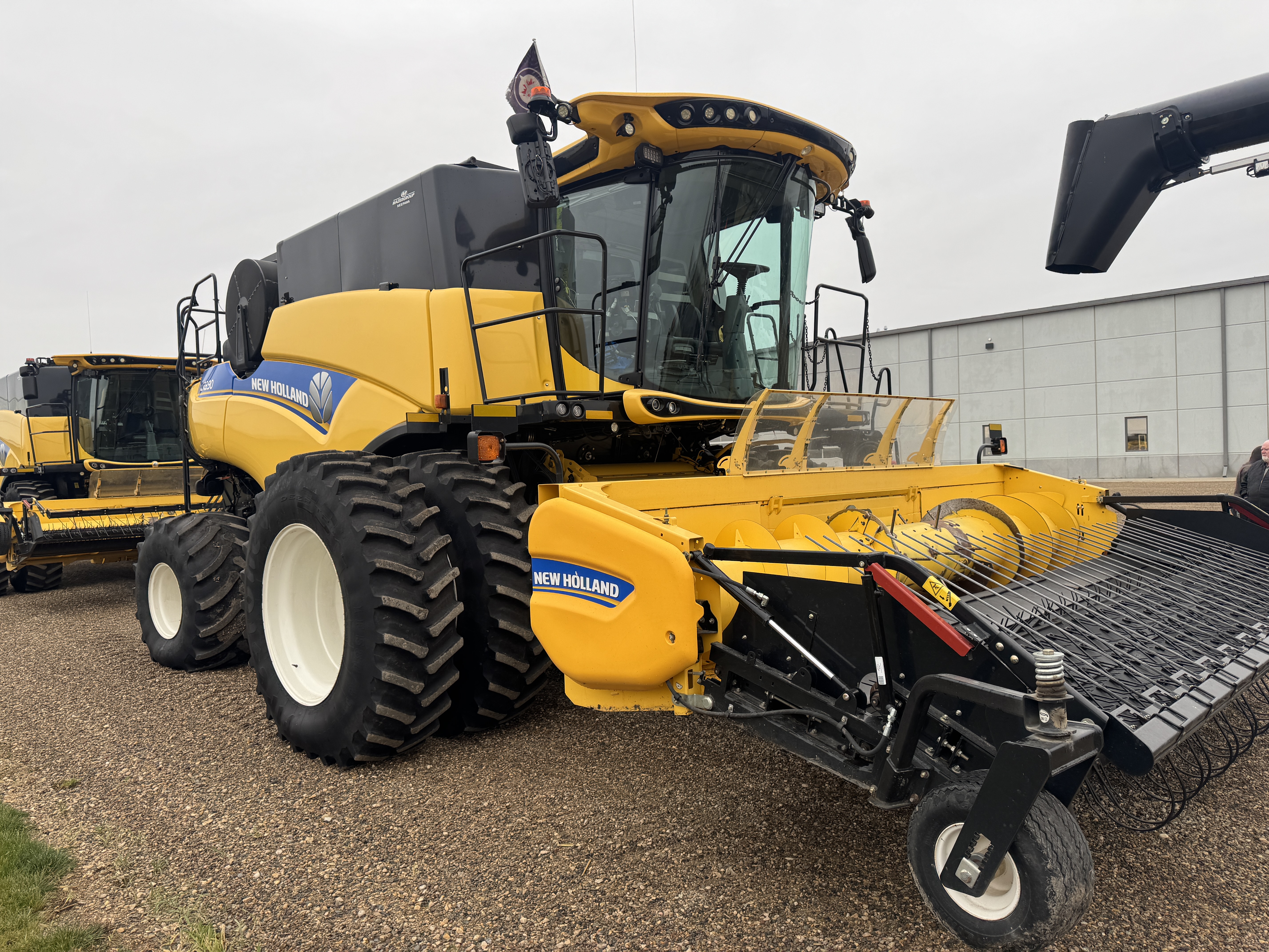 2016 New Holland CR8.90 Combine