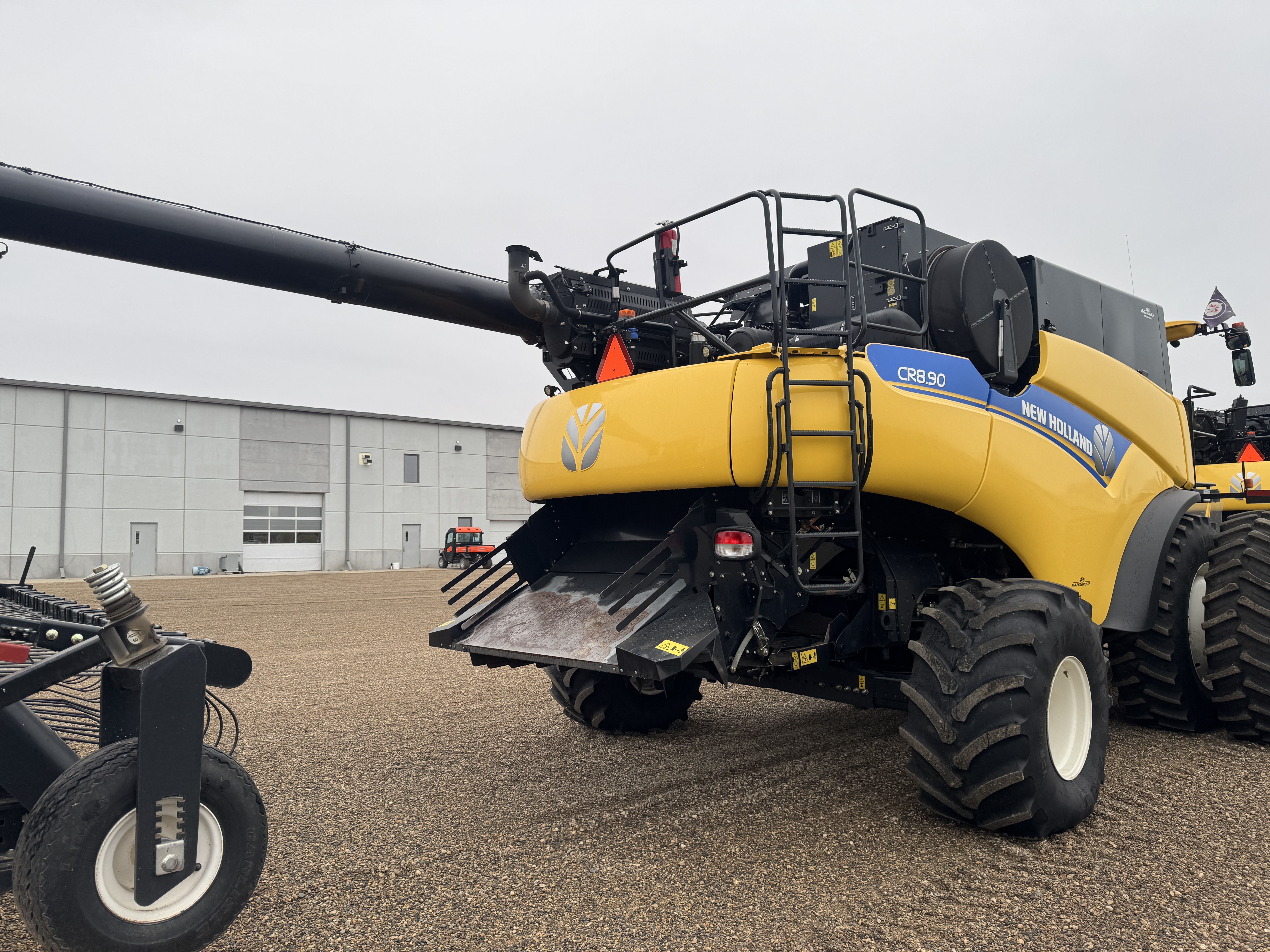 2016 New Holland CR8.90 Combine