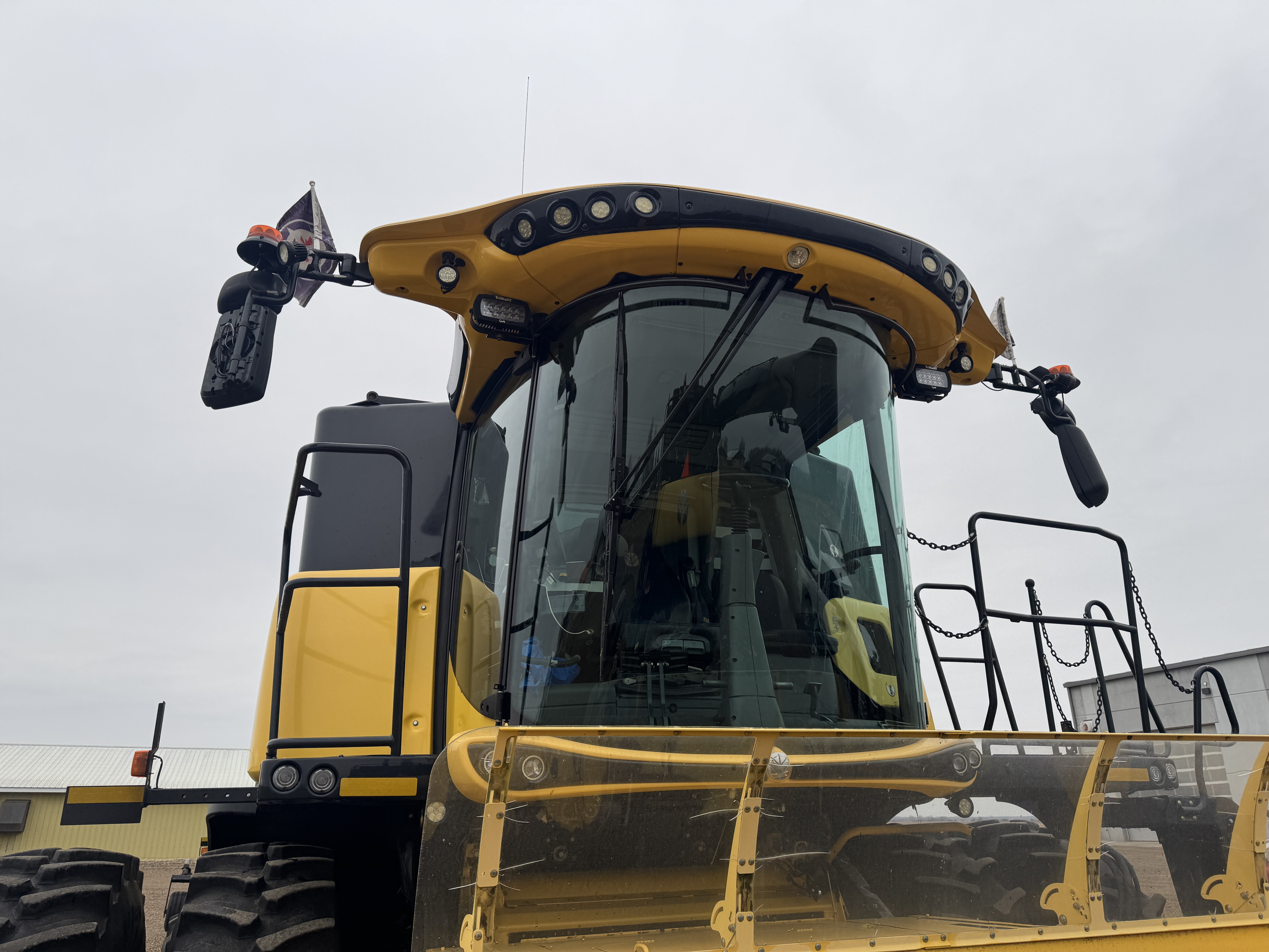 2016 New Holland CR8.90 Combine