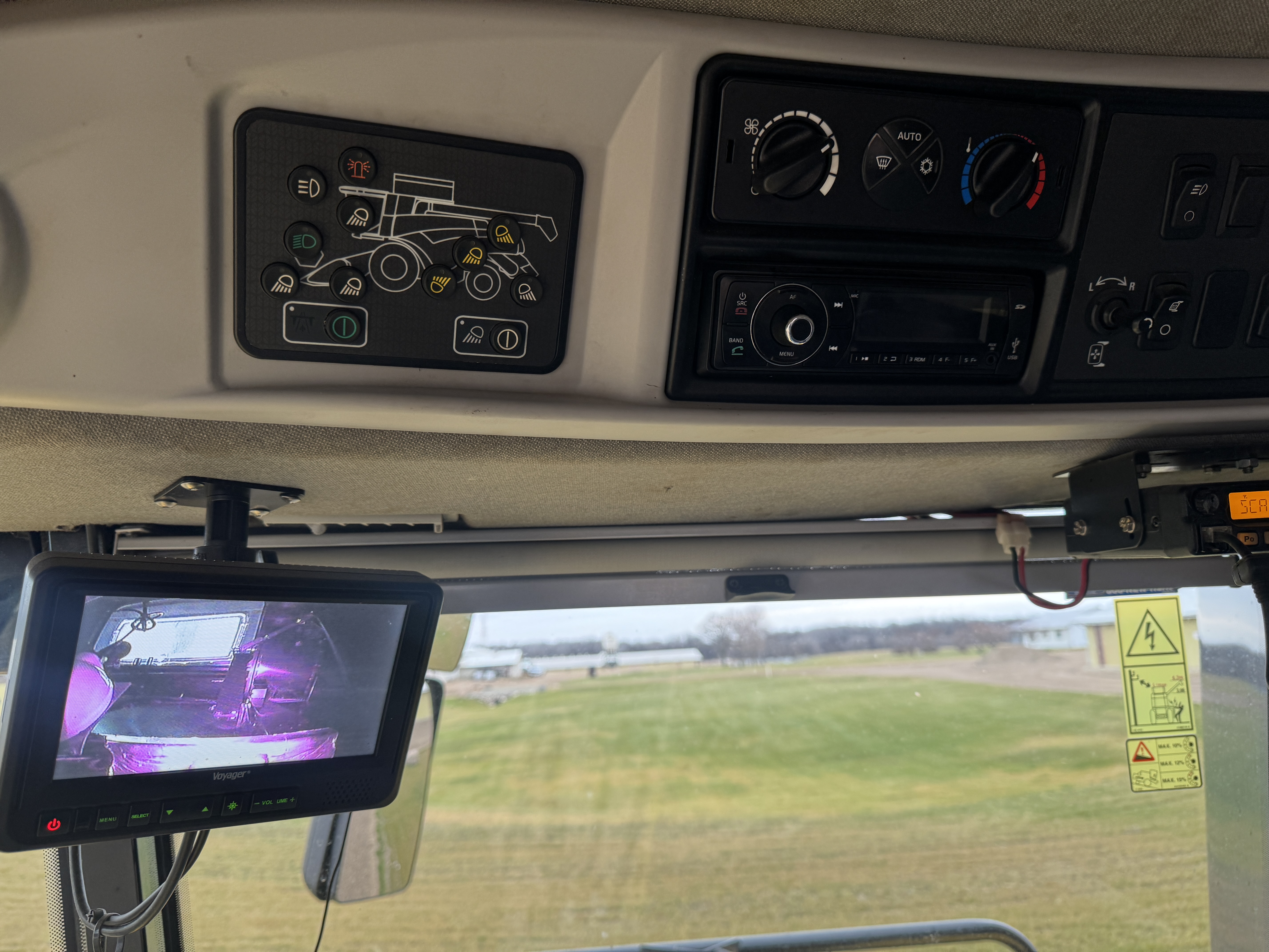 2016 New Holland CR8.90 Combine