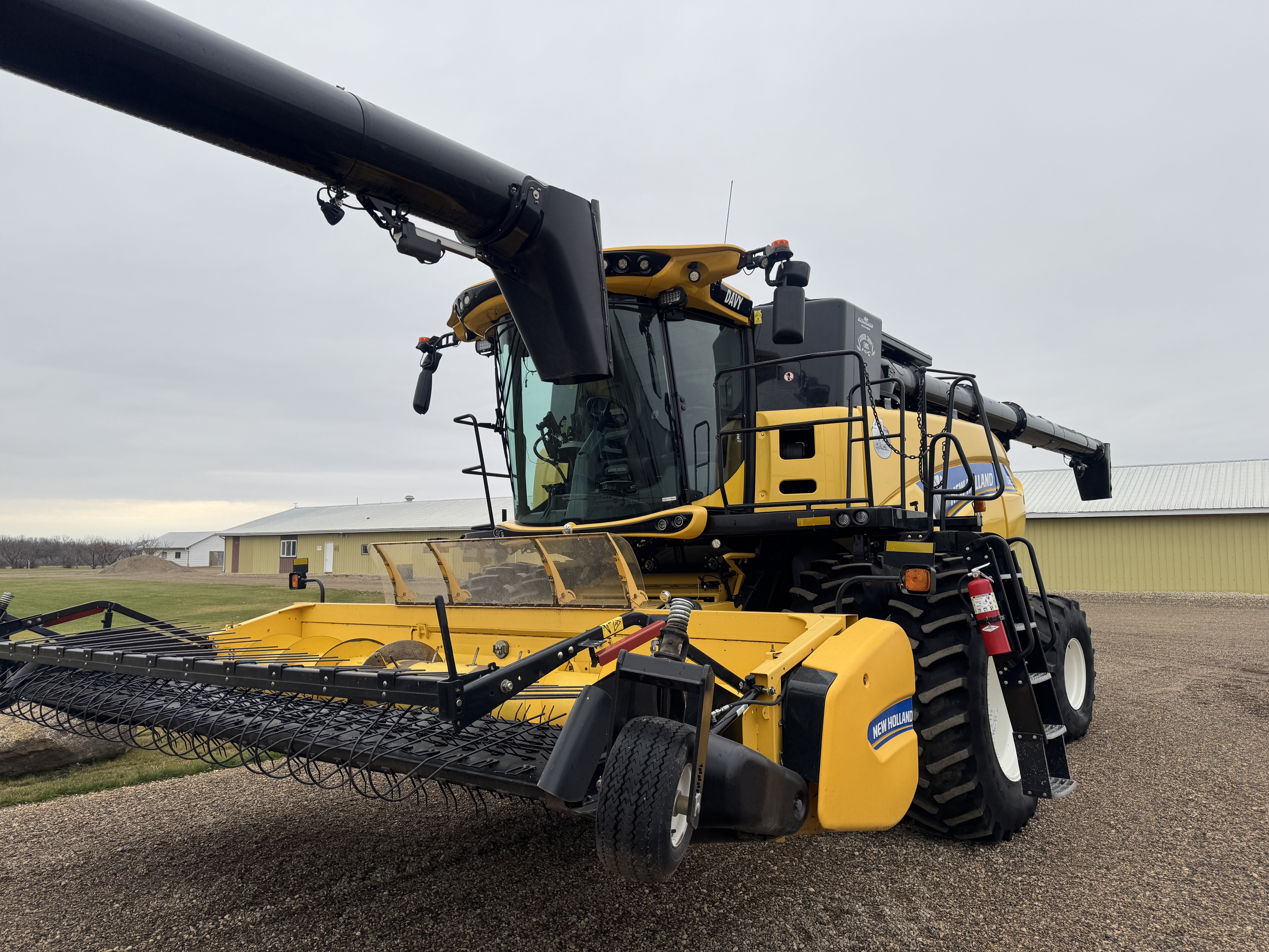 2016 New Holland CR8.90 Combine