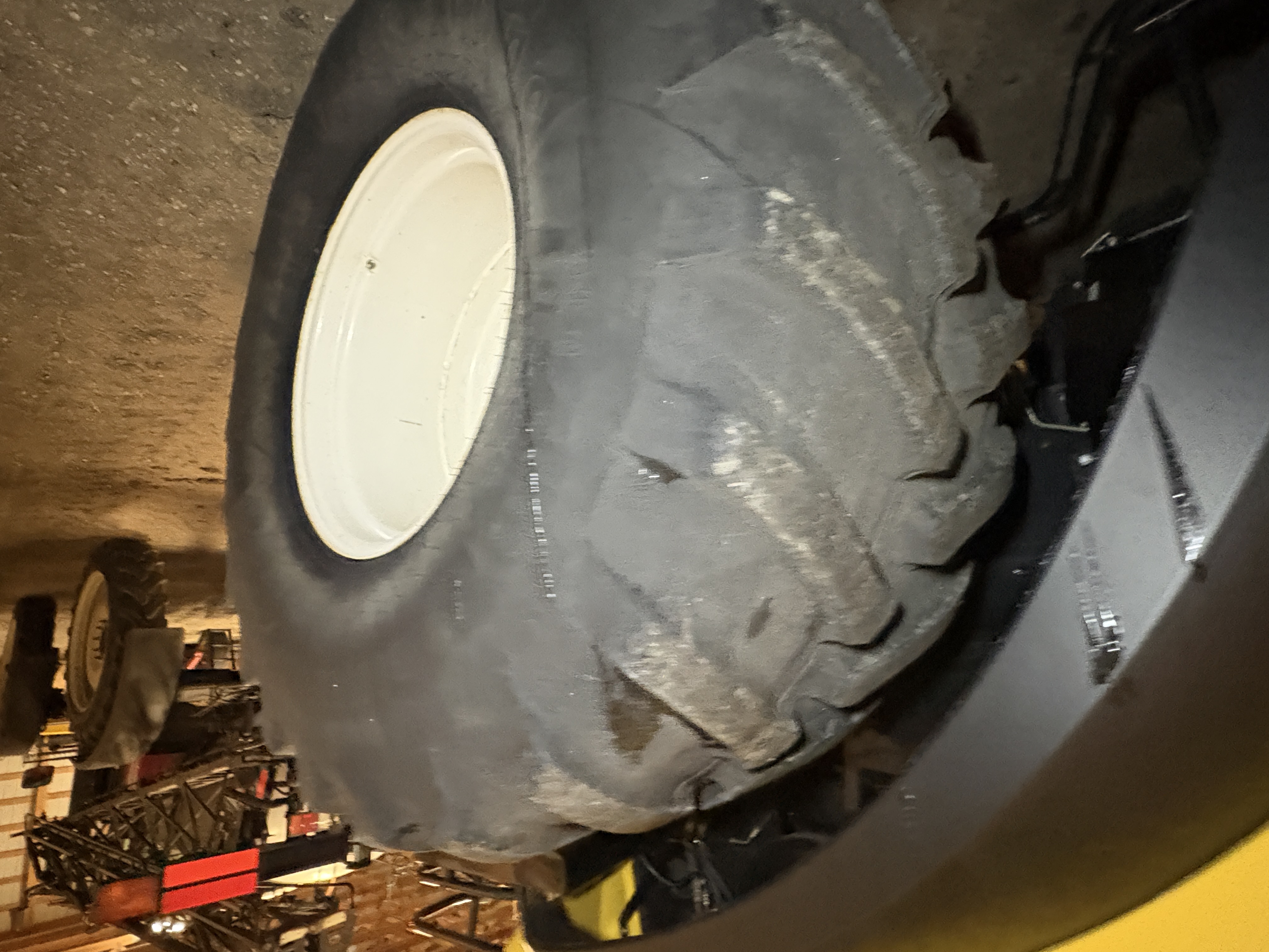 2010 New Holland CR9080 Combine