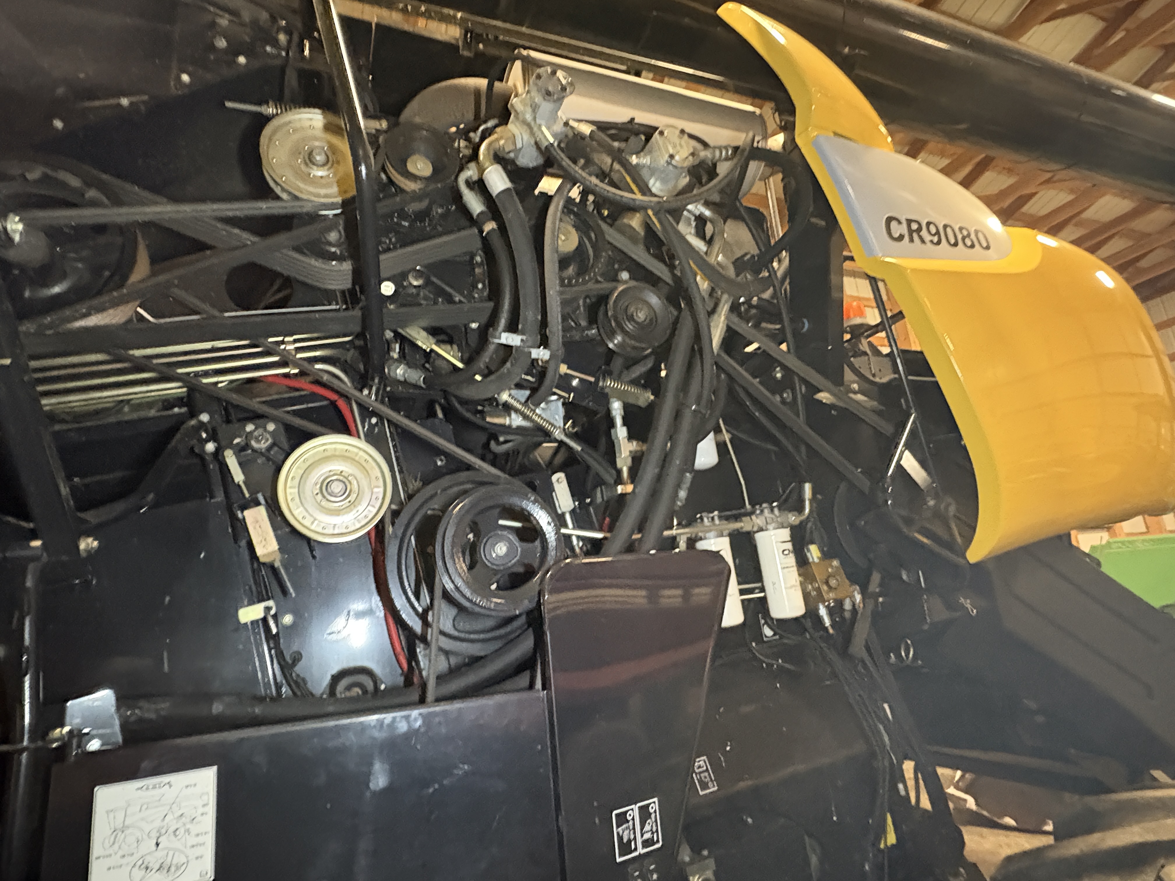 2010 New Holland CR9080 Combine