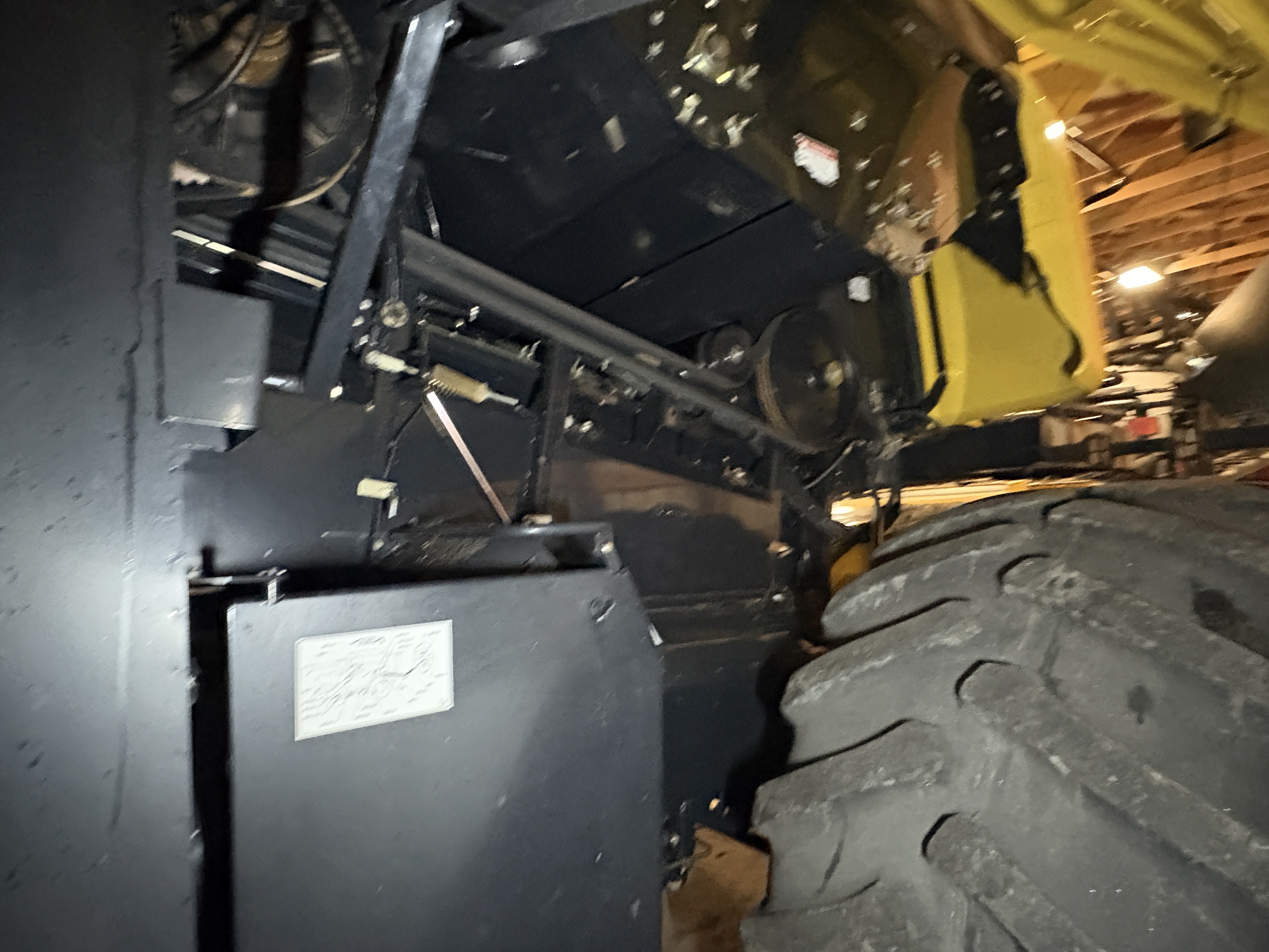 2010 New Holland CR9080 Combine