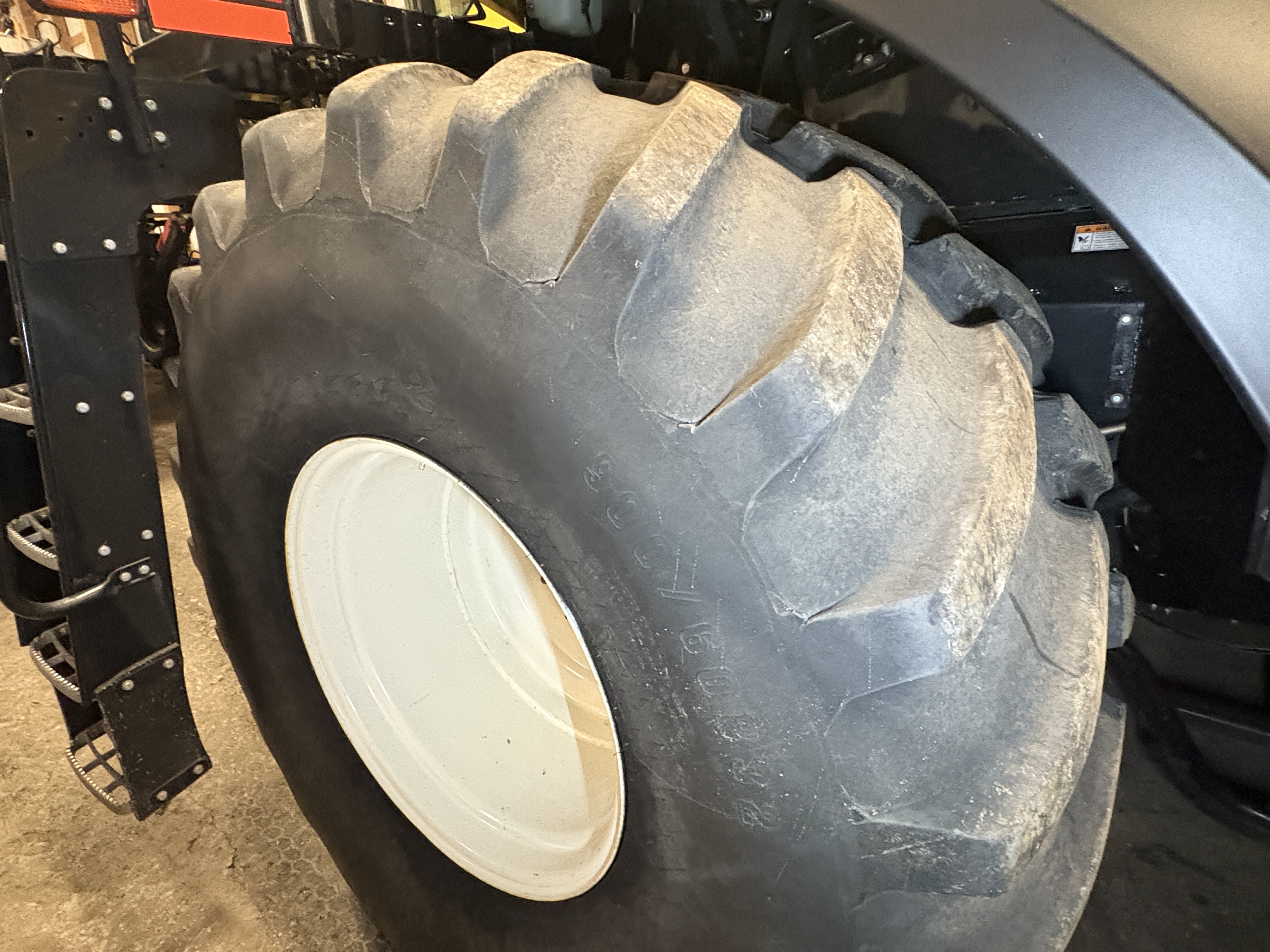 2010 New Holland CR9080 Combine