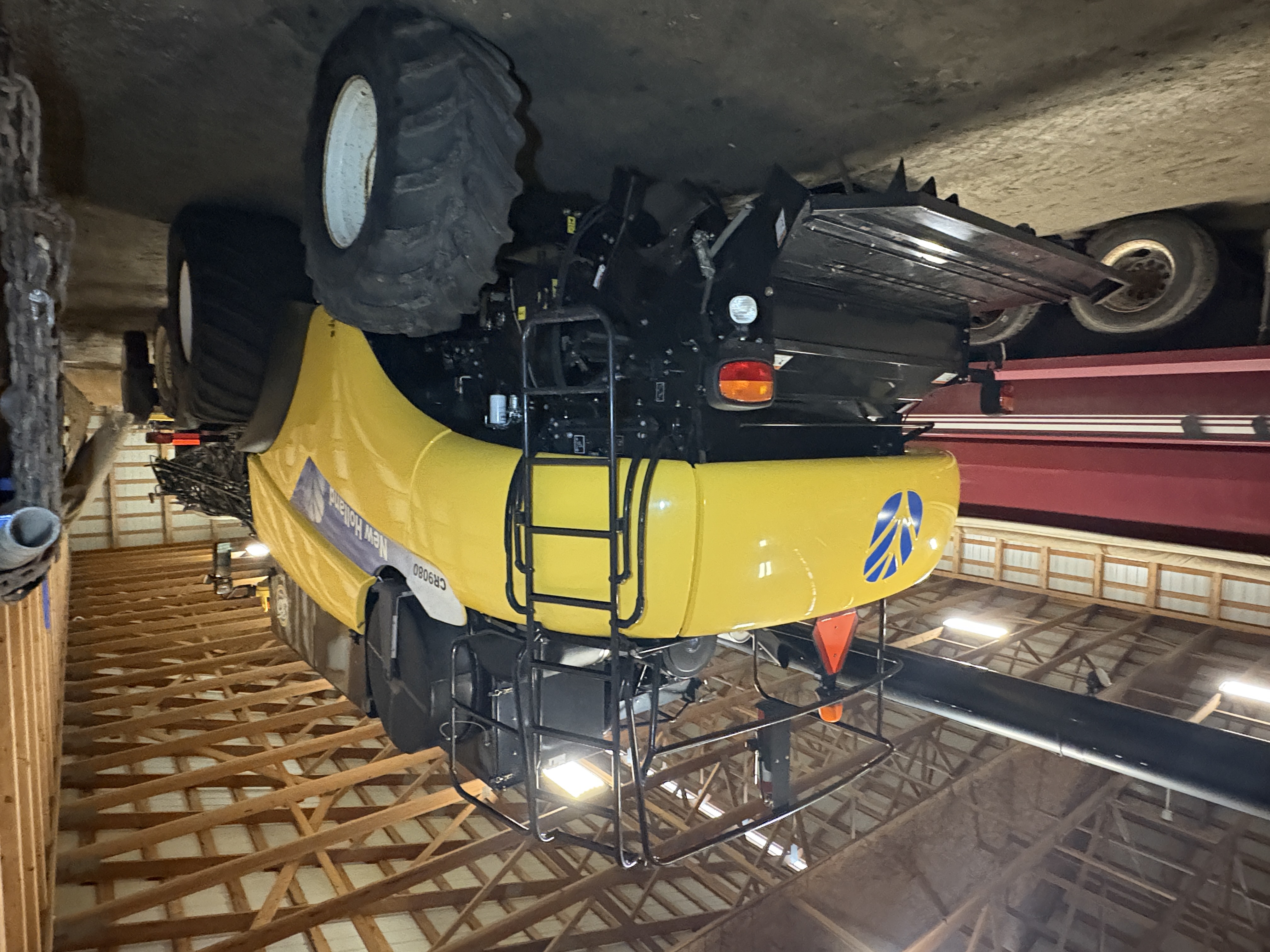 2010 New Holland CR9080 Combine