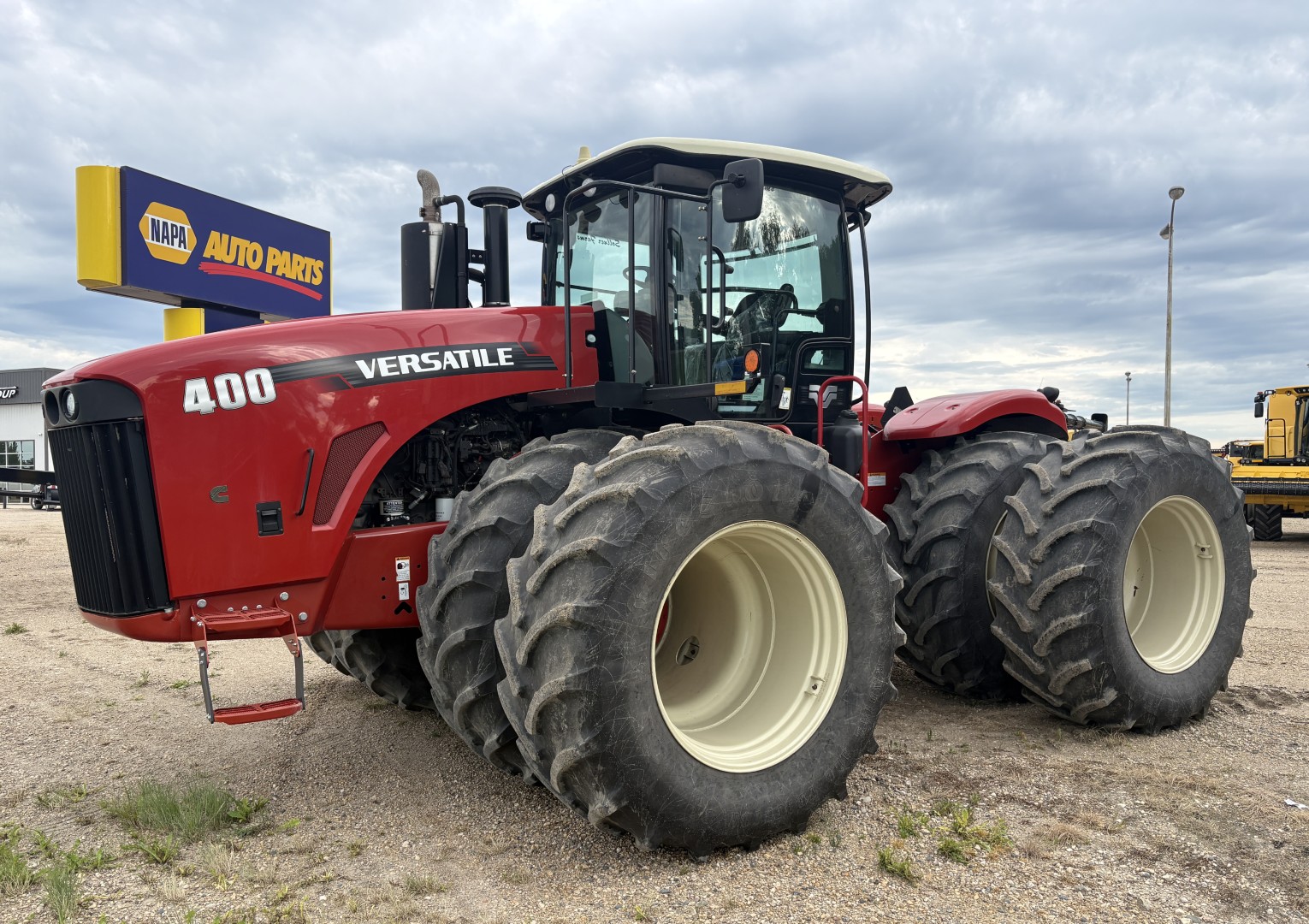 2015 Versatile 400T4 Tractor 4WD