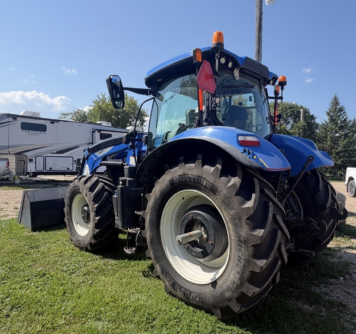 2018 New Holland T7.210 Tractor