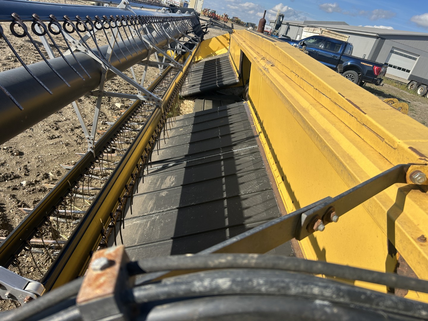 2004 New Holland 94C-30 Header Draper