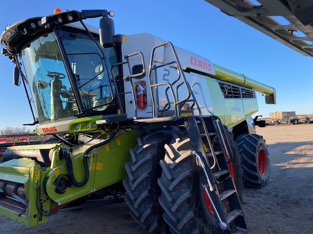 2022 CLAAS 8700 Combine