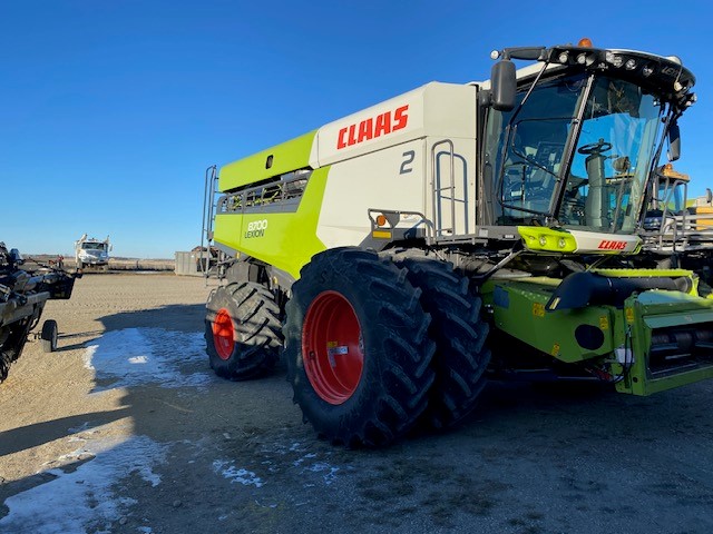 2022 CLAAS 8700 Combine