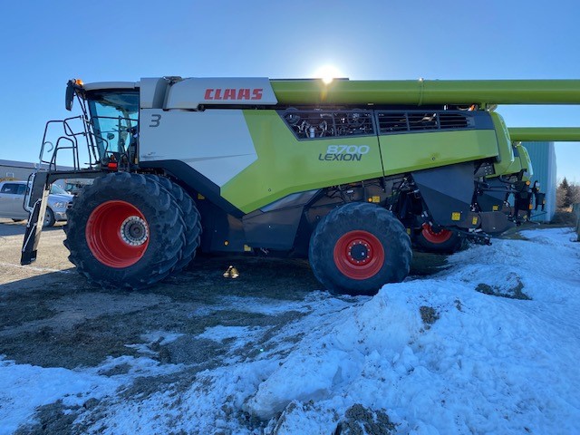 2022 CLAAS 8700 Combine