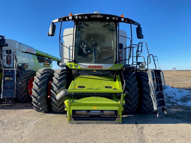 2022 CLAAS 8700 Combine